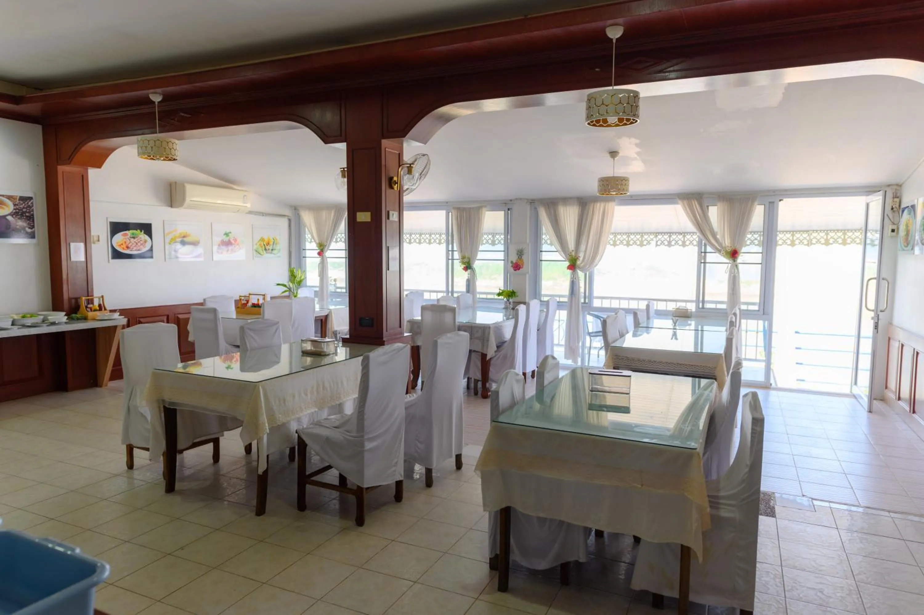 Restaurant/places to eat in Kongkhamkoon Hotel