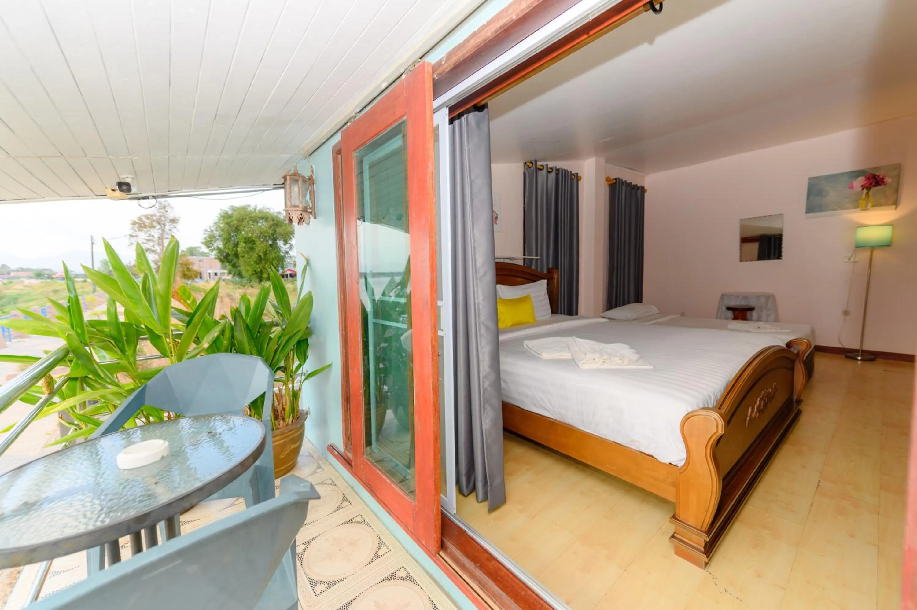 View (from property/room), Bed in Kongkhamkoon Hotel