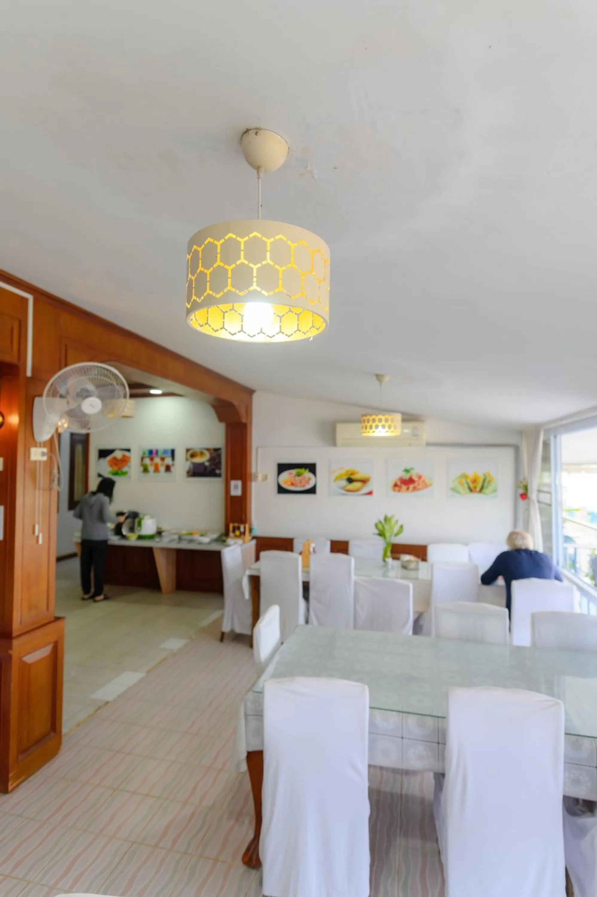 Restaurant/places to eat in Kongkhamkoon Hotel