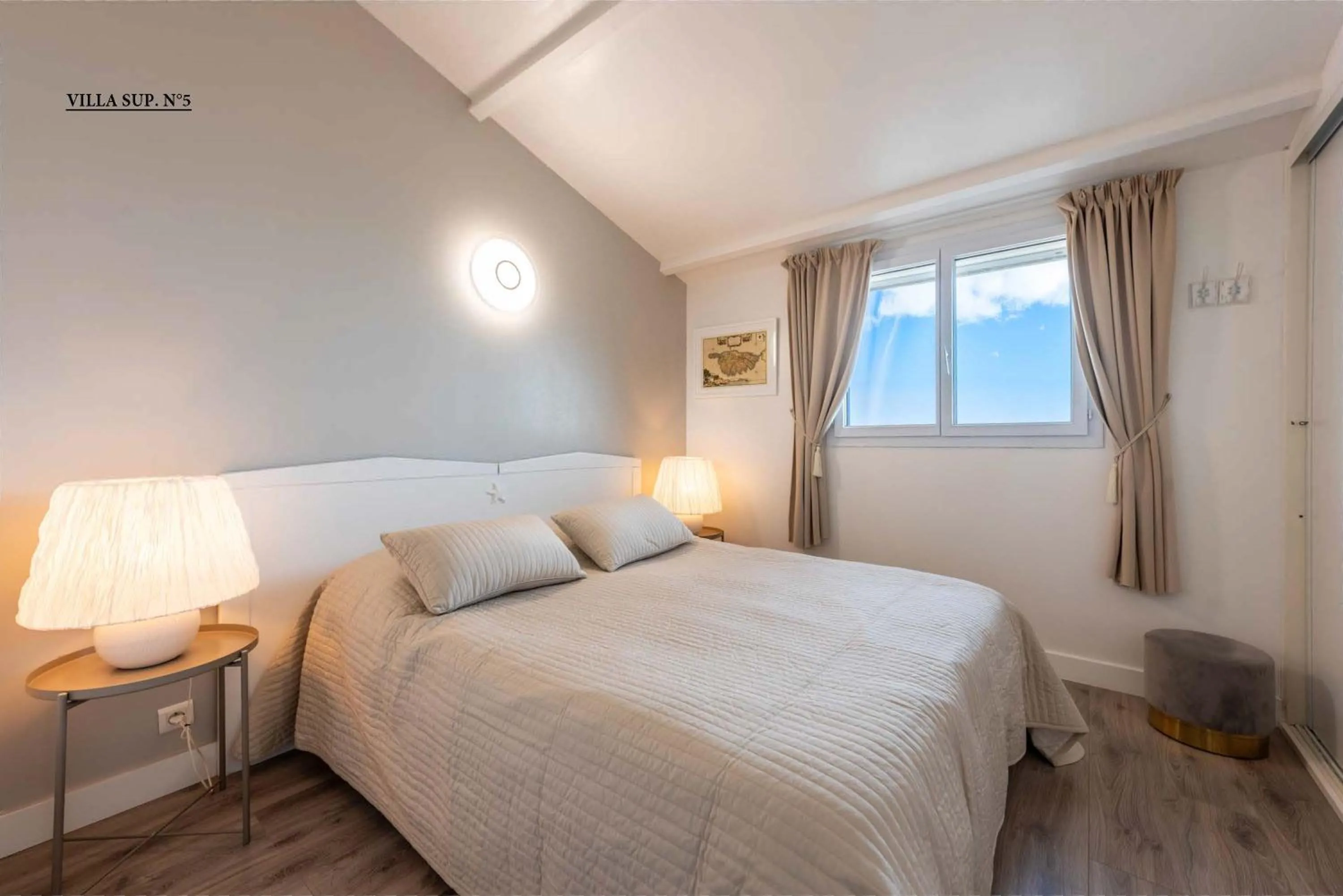 Bed in Les Hauts de Pavellone