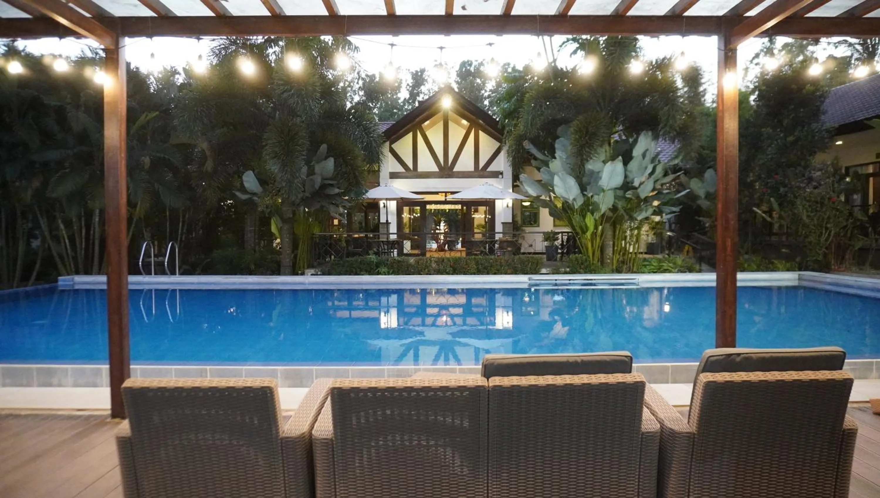 Swimming pool in The Zen Villas Resort