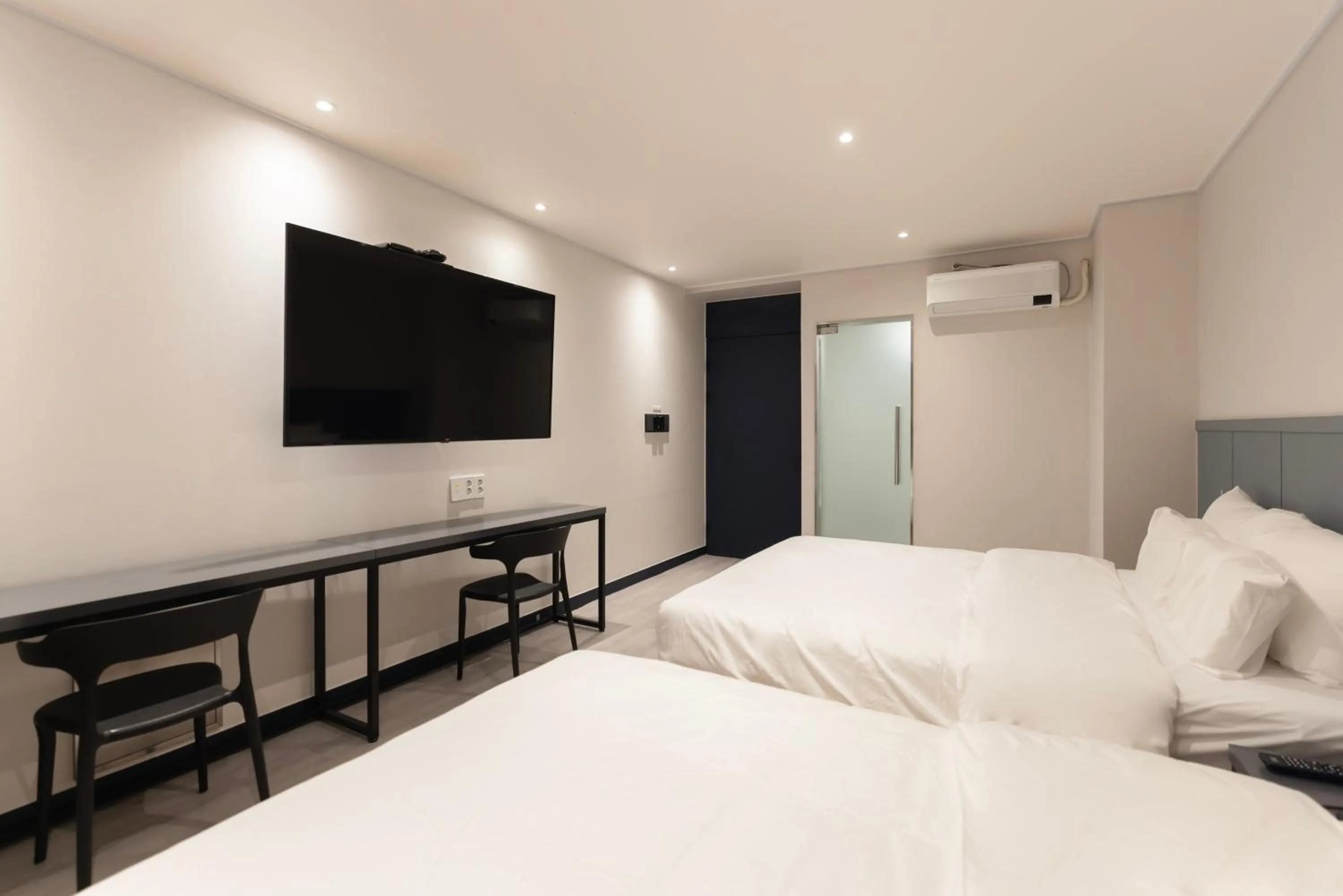 Bed in Aank Ryokan x Aank Air Cheongju