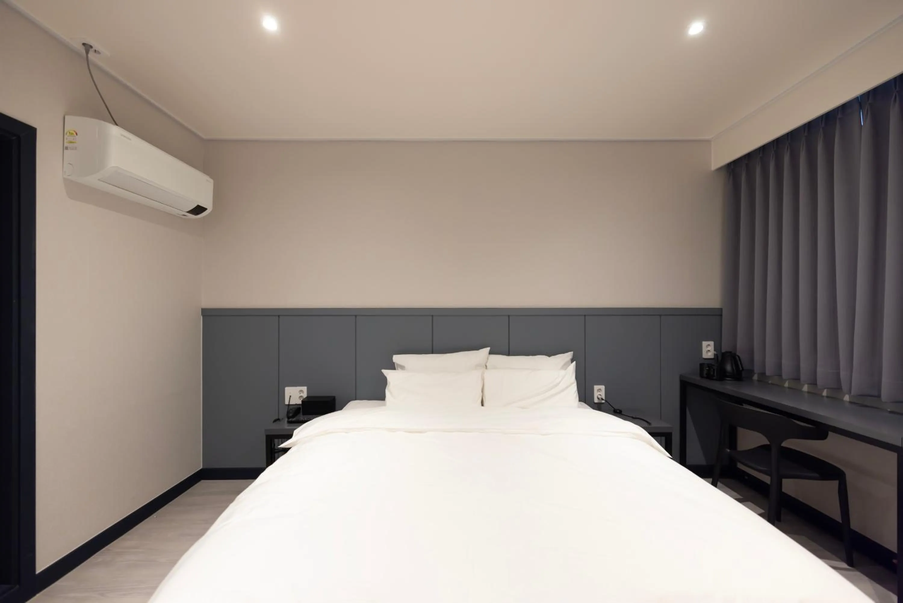 Bed in Aank Ryokan x Aank Air Cheongju