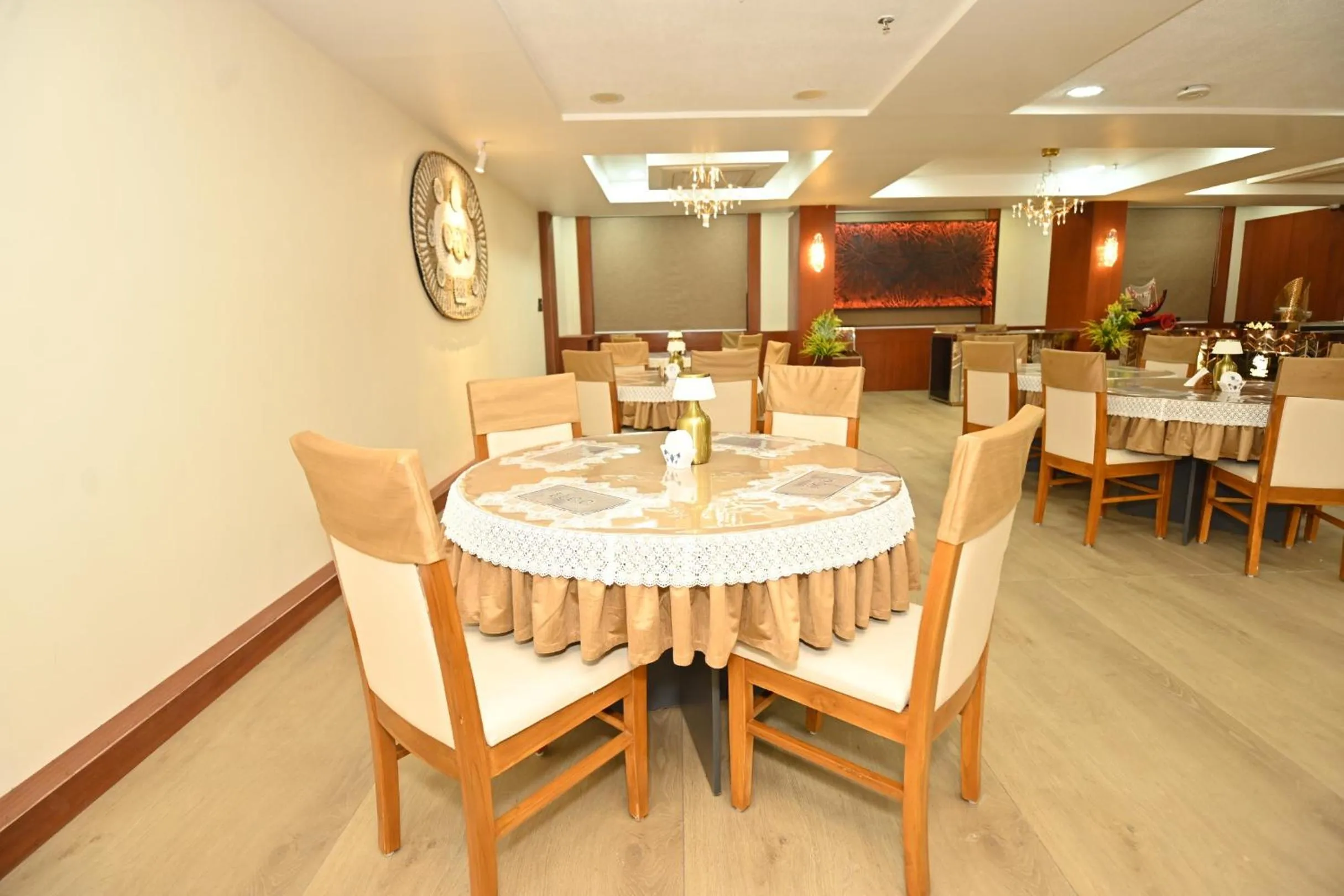 Restaurant/places to eat in Indore International Convention Center