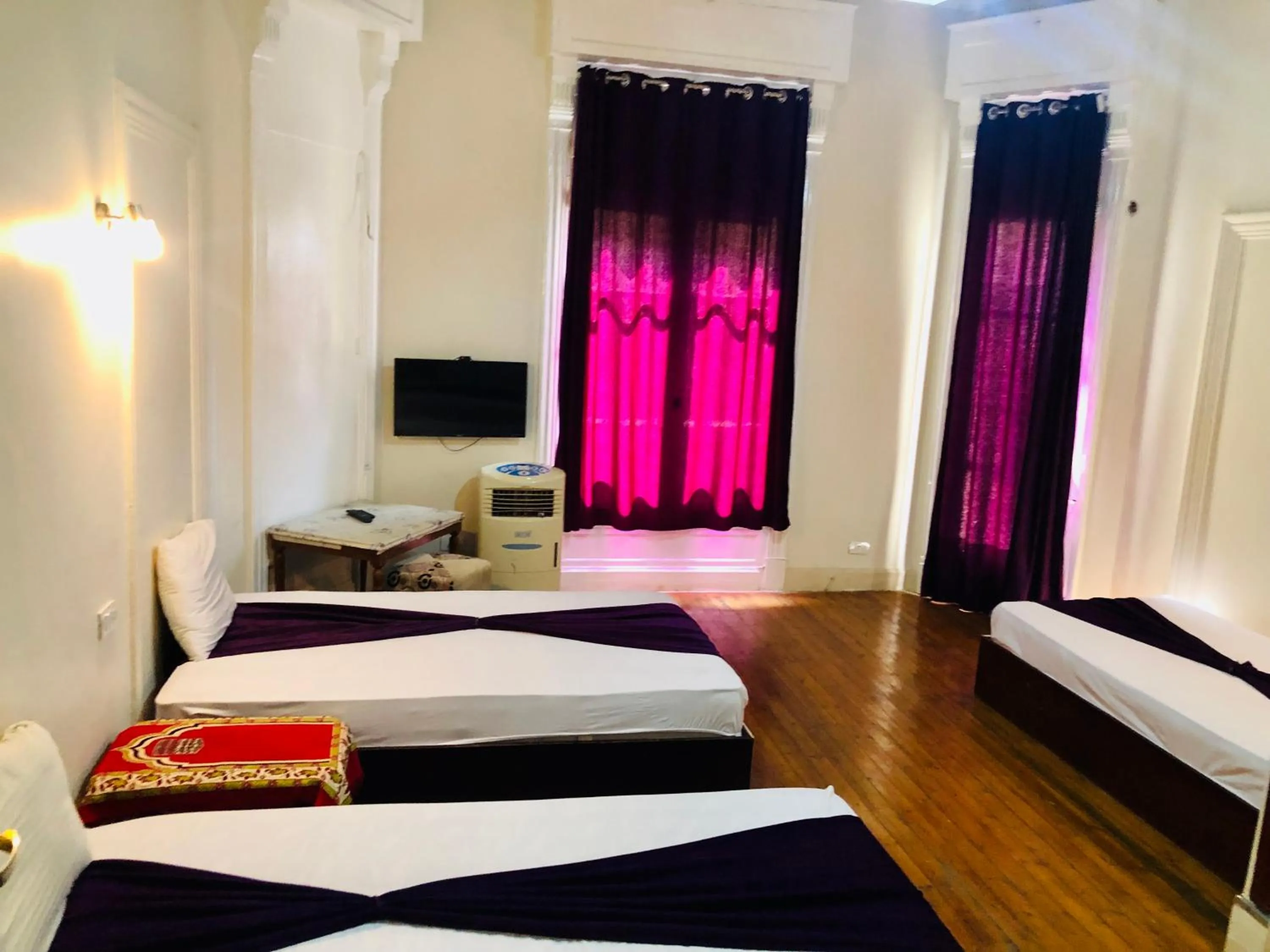 Communal lounge/ TV room, Bed in Mesho Cairo Hostel