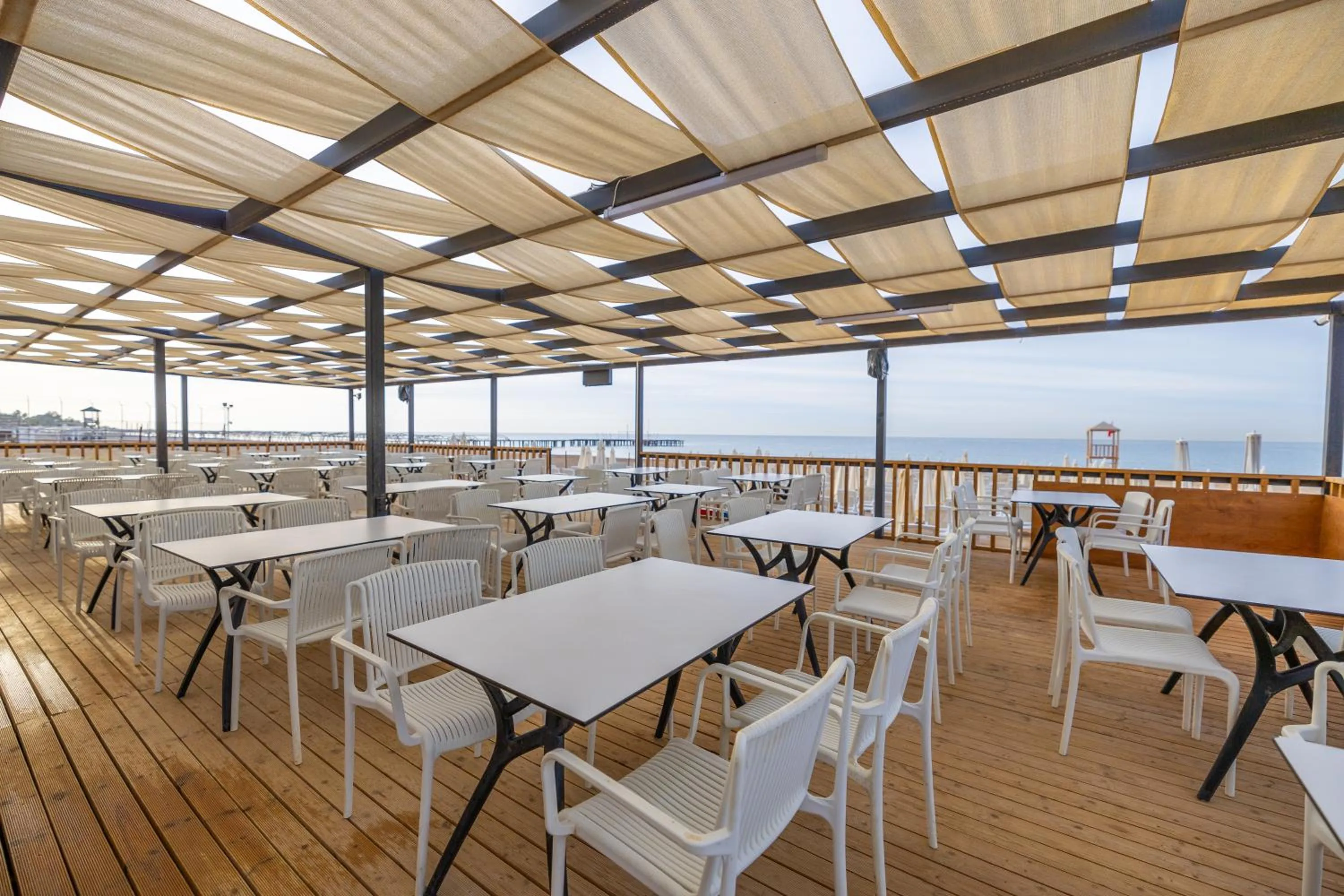 Side Moon Palace Hotel