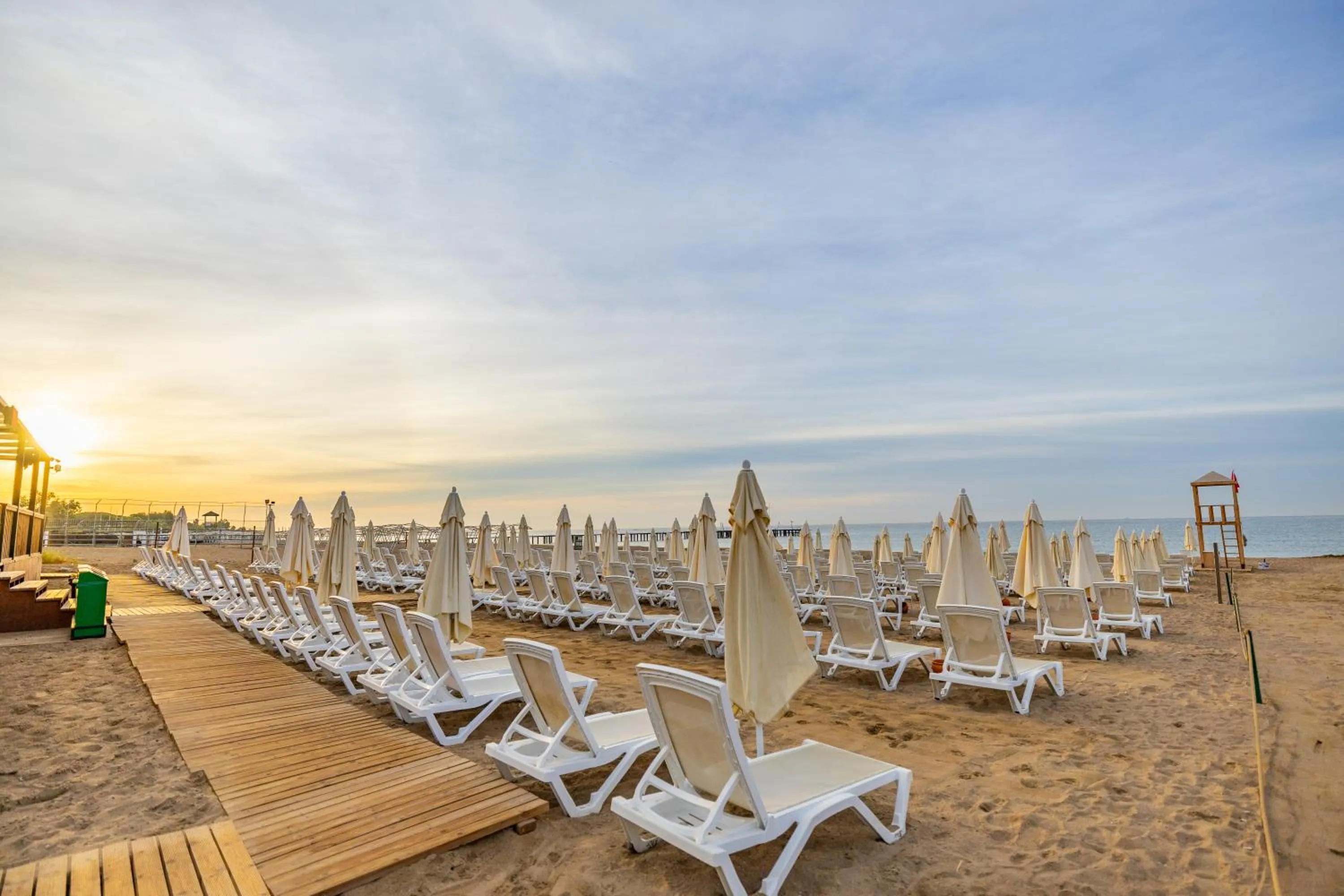 Side Moon Palace Hotel