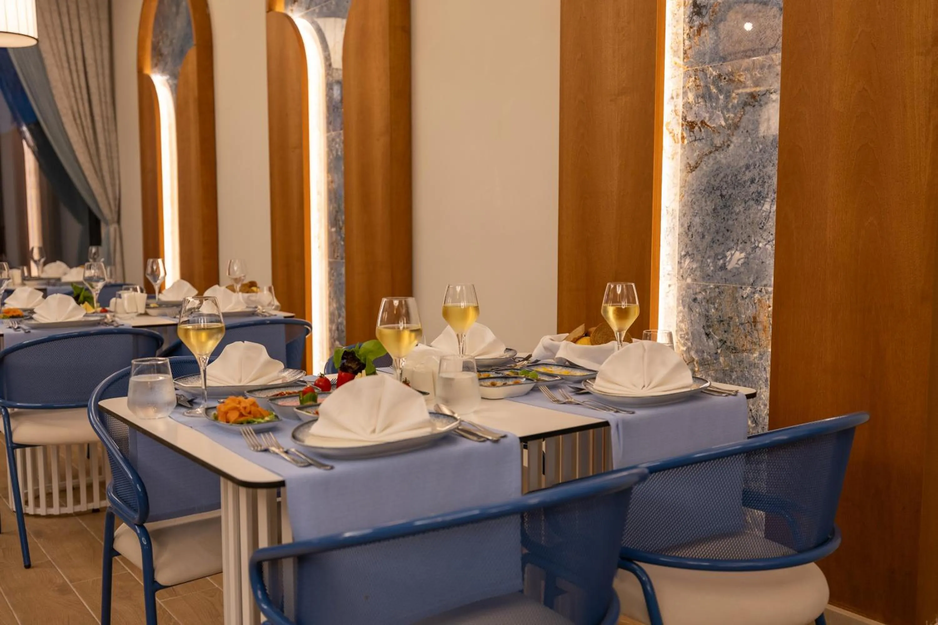 Side Moon Palace Hotel