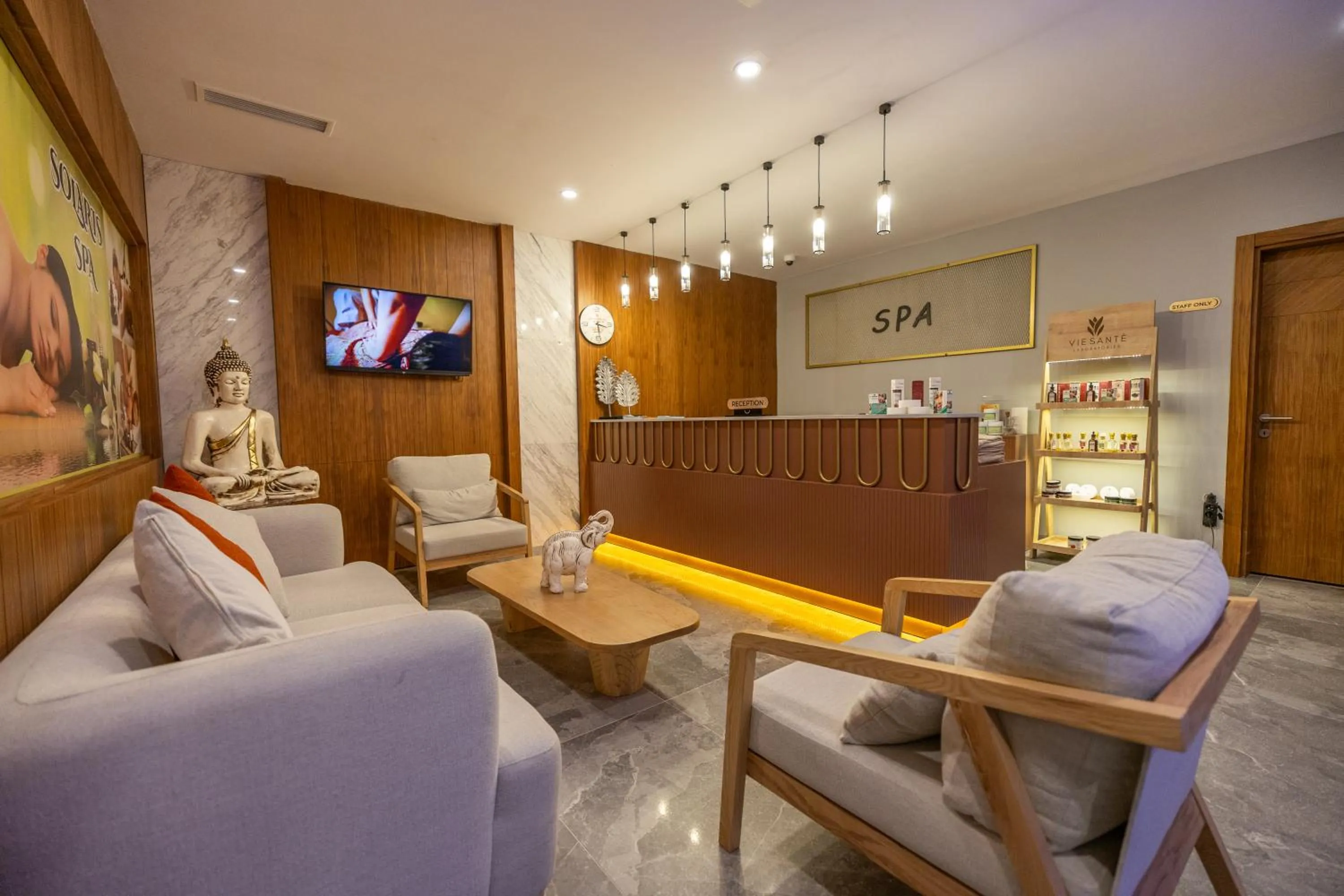 Side Moon Palace Hotel