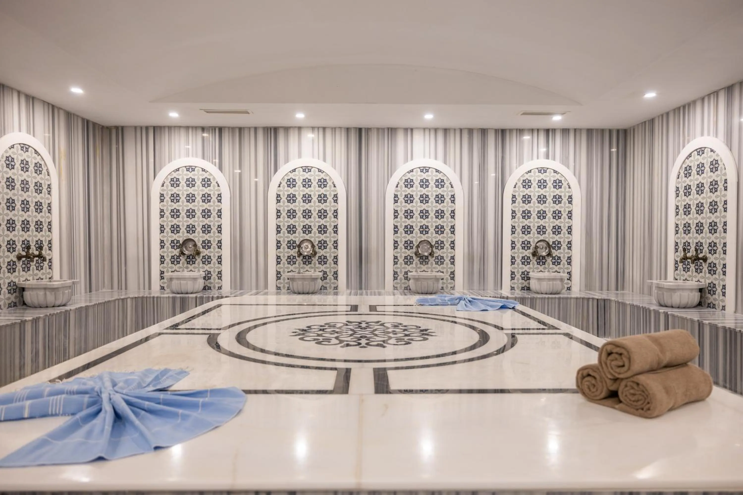 Side Moon Palace Hotel