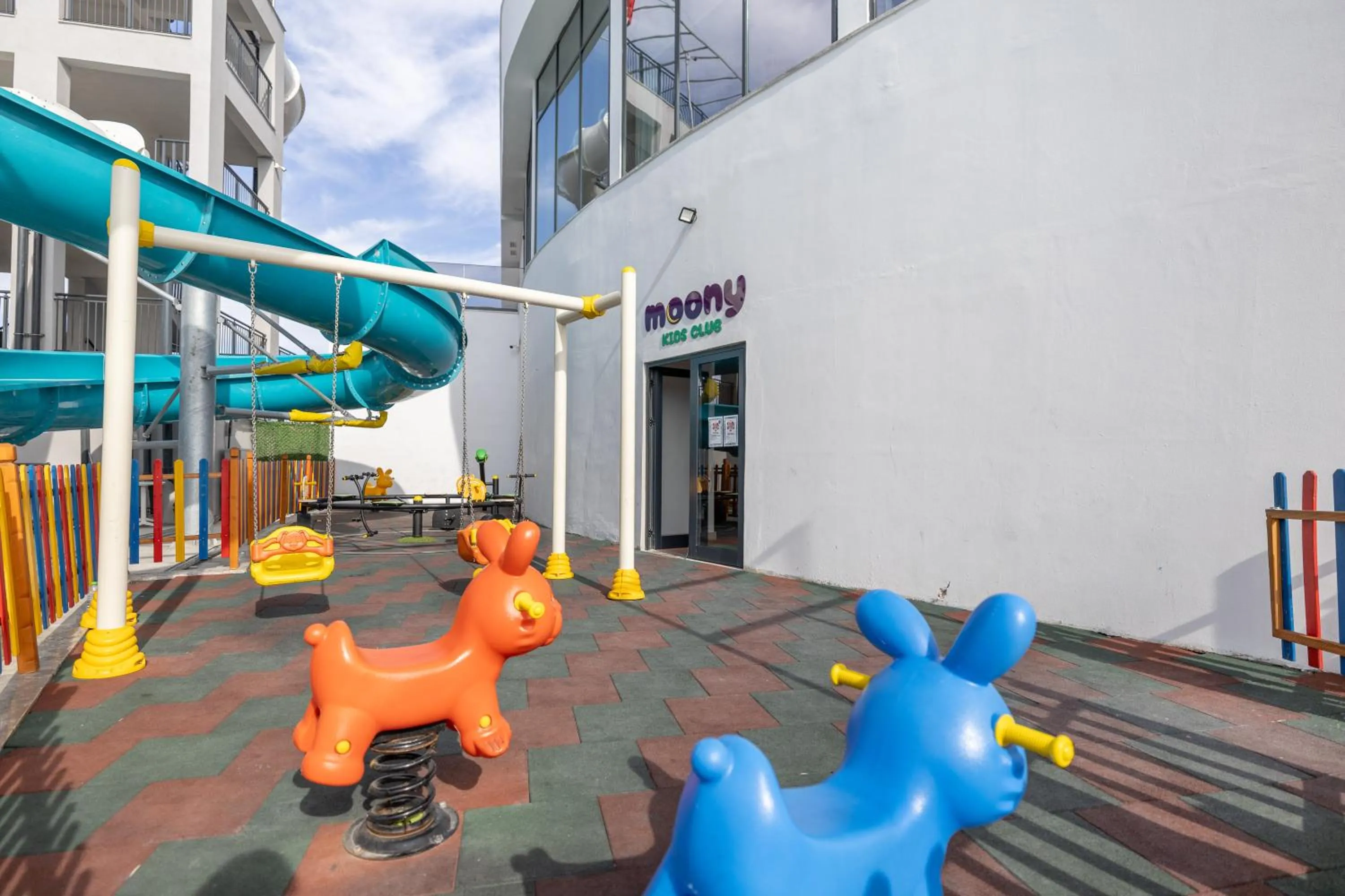 Side Moon Palace Hotel