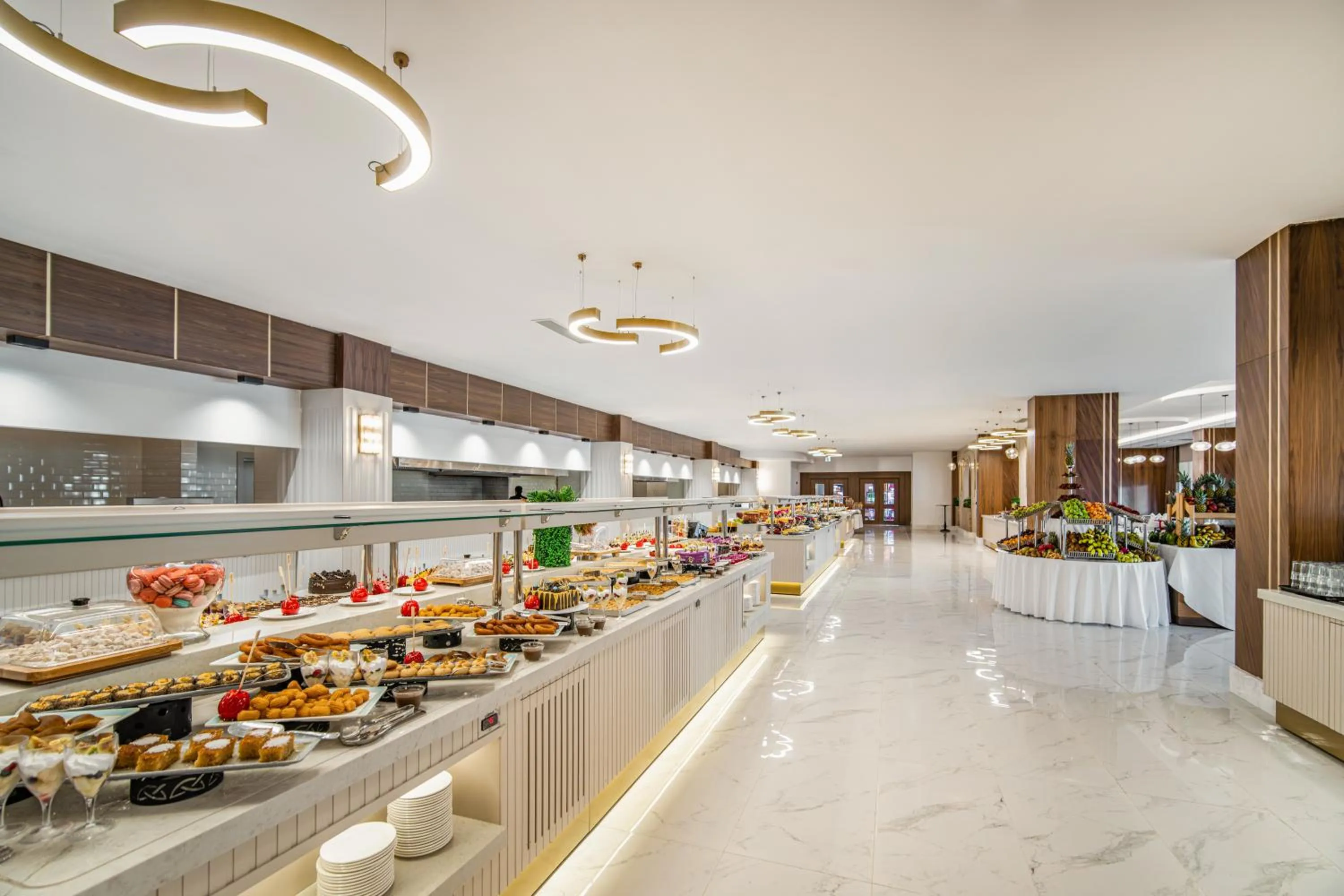 Restaurant/places to eat in Side Moon Palace Hotel