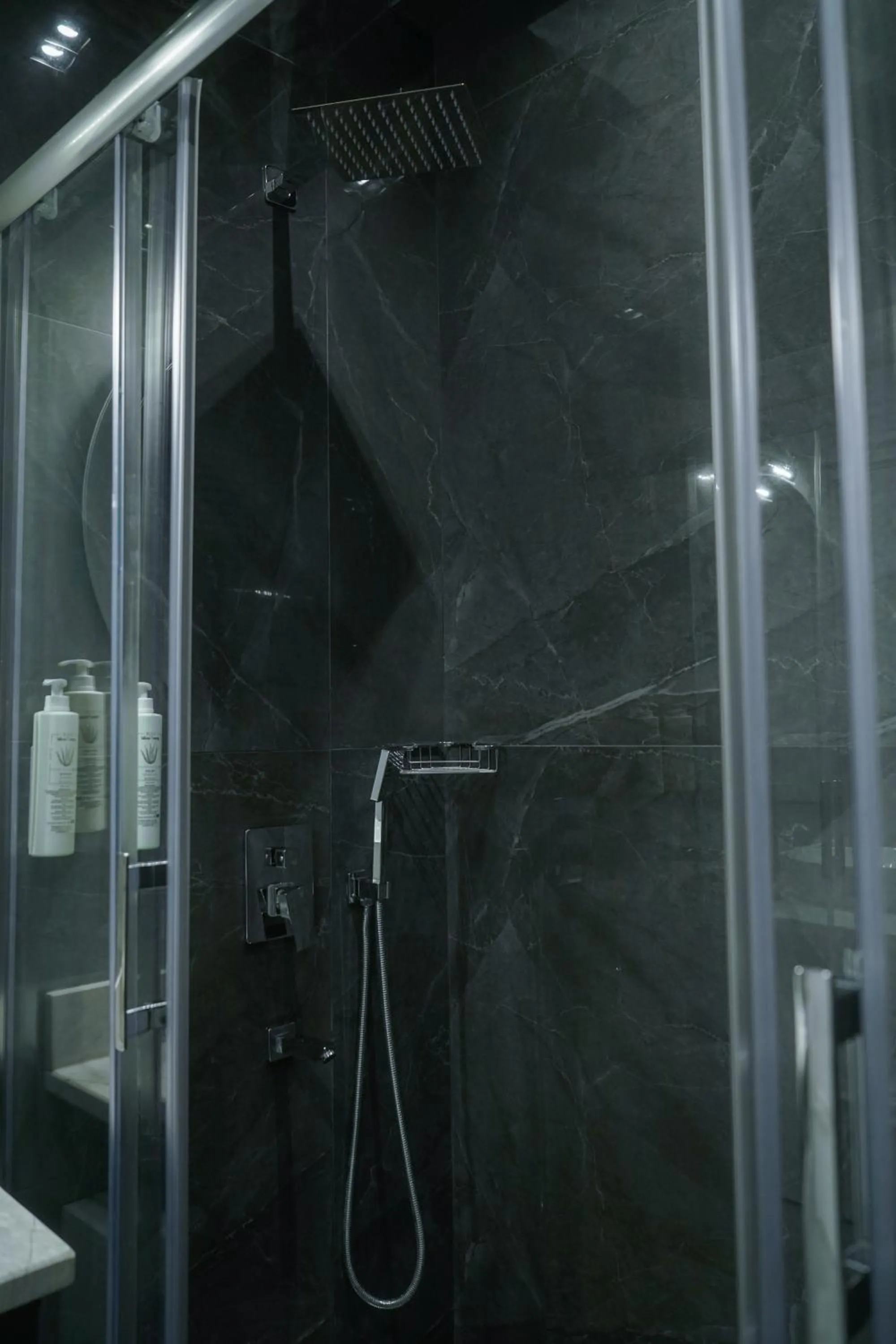 Shower in Elite World Homes Istanbul Bosphorus