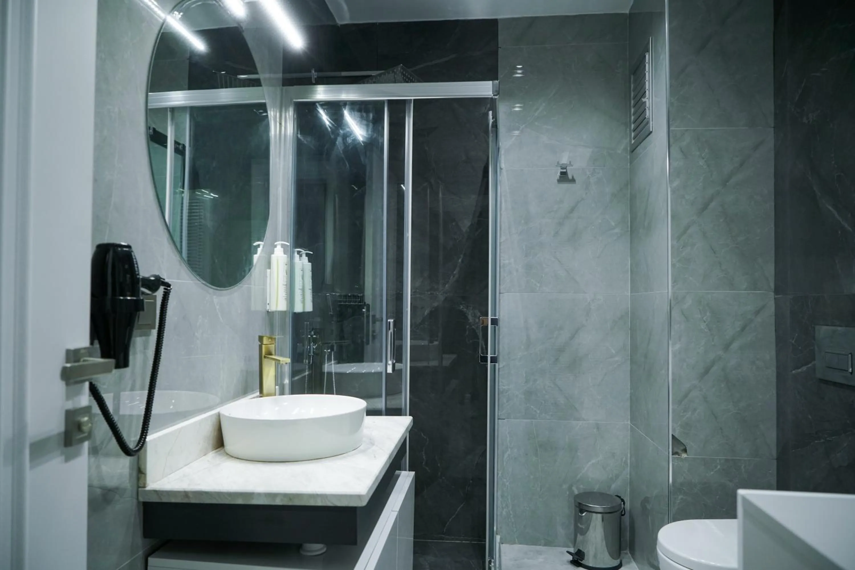 Shower in Elite World Homes Istanbul Bosphorus