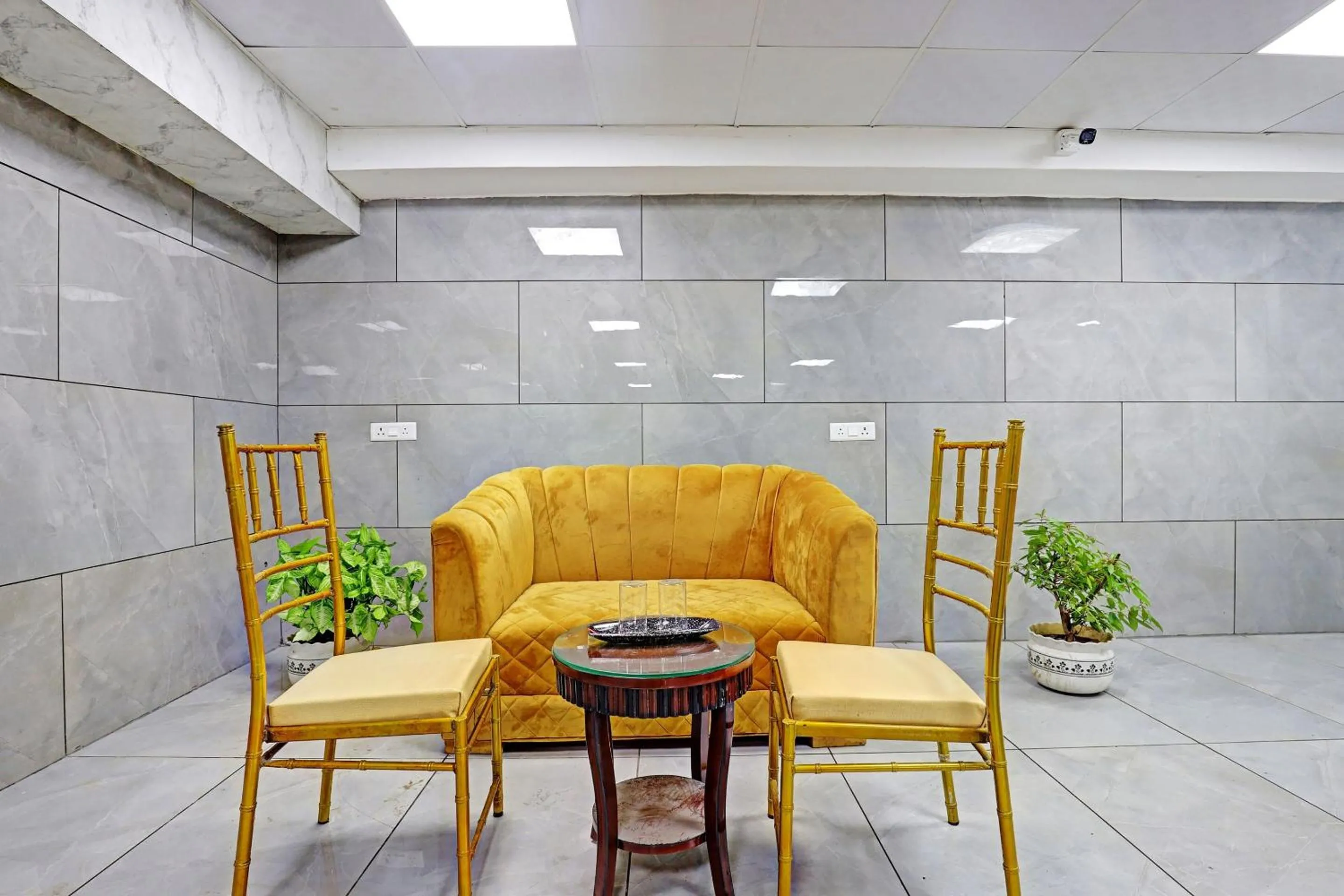 Restaurant/places to eat in Super Townhouse Roadway Inn