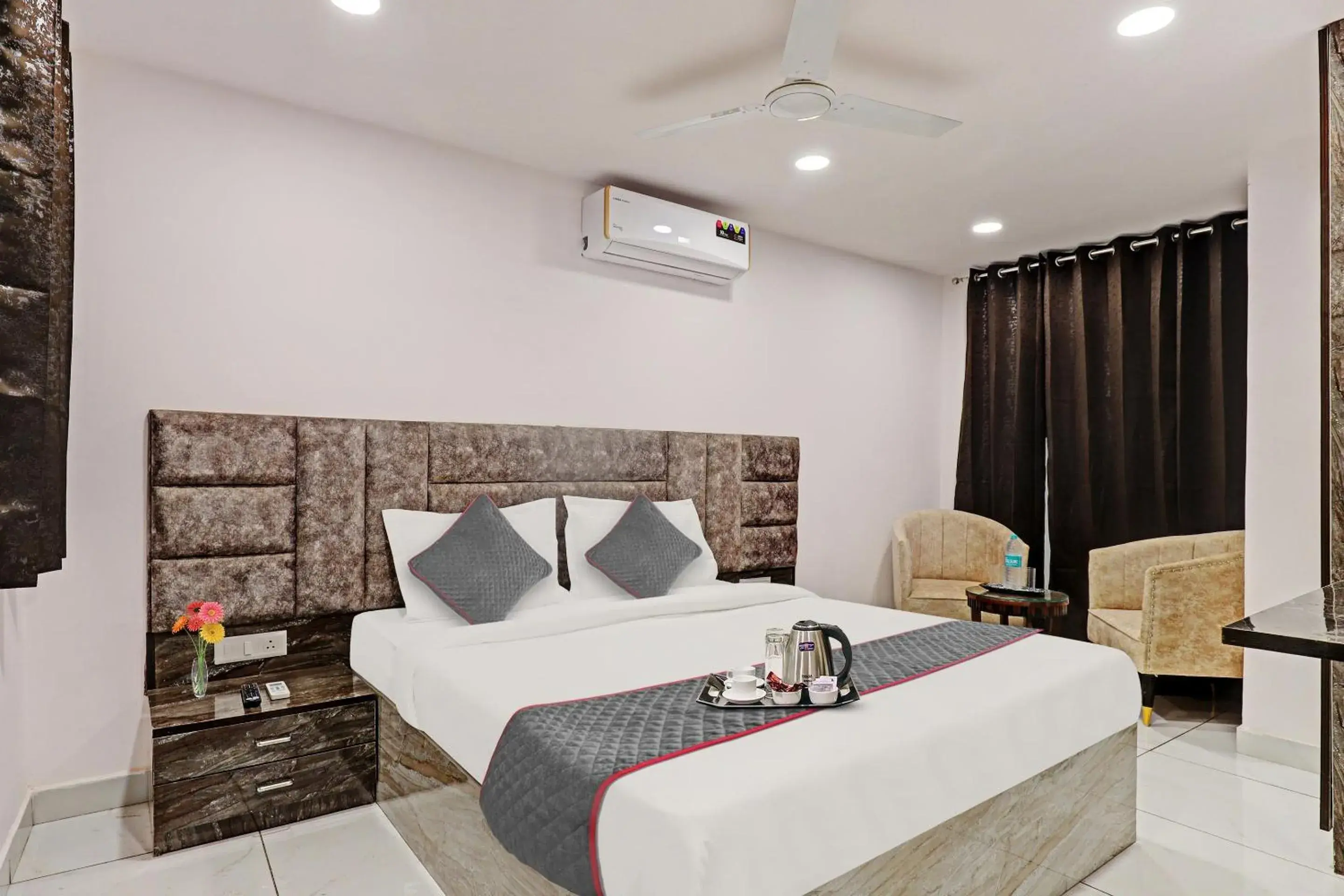 Classic Triple Room - single occupancy in Super Townhouse Roadway Inn Classic Triple Room - single occupancy in Super Townhouse Roadway Inn