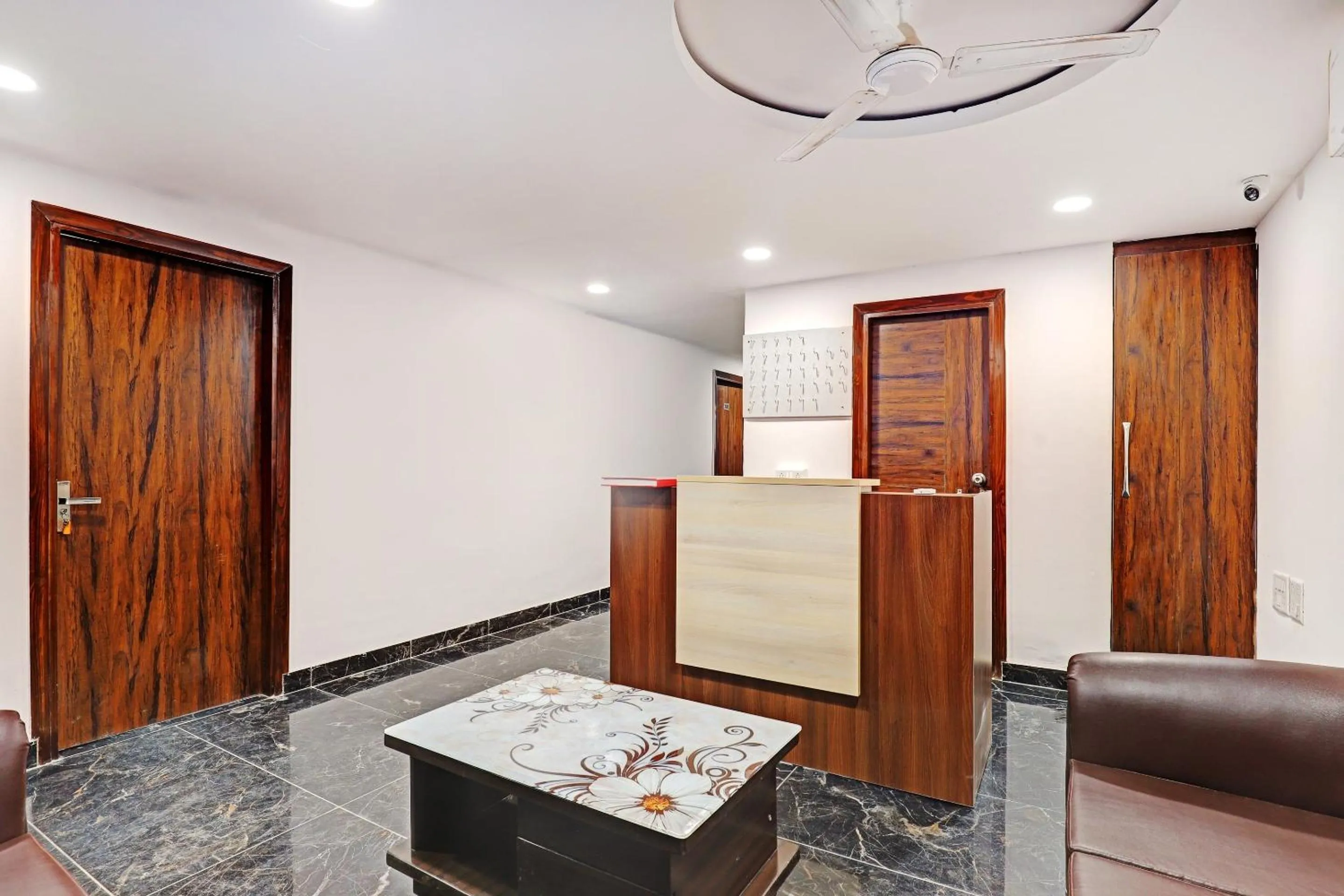 Lobby or reception in Super Townhouse Roadway Inn