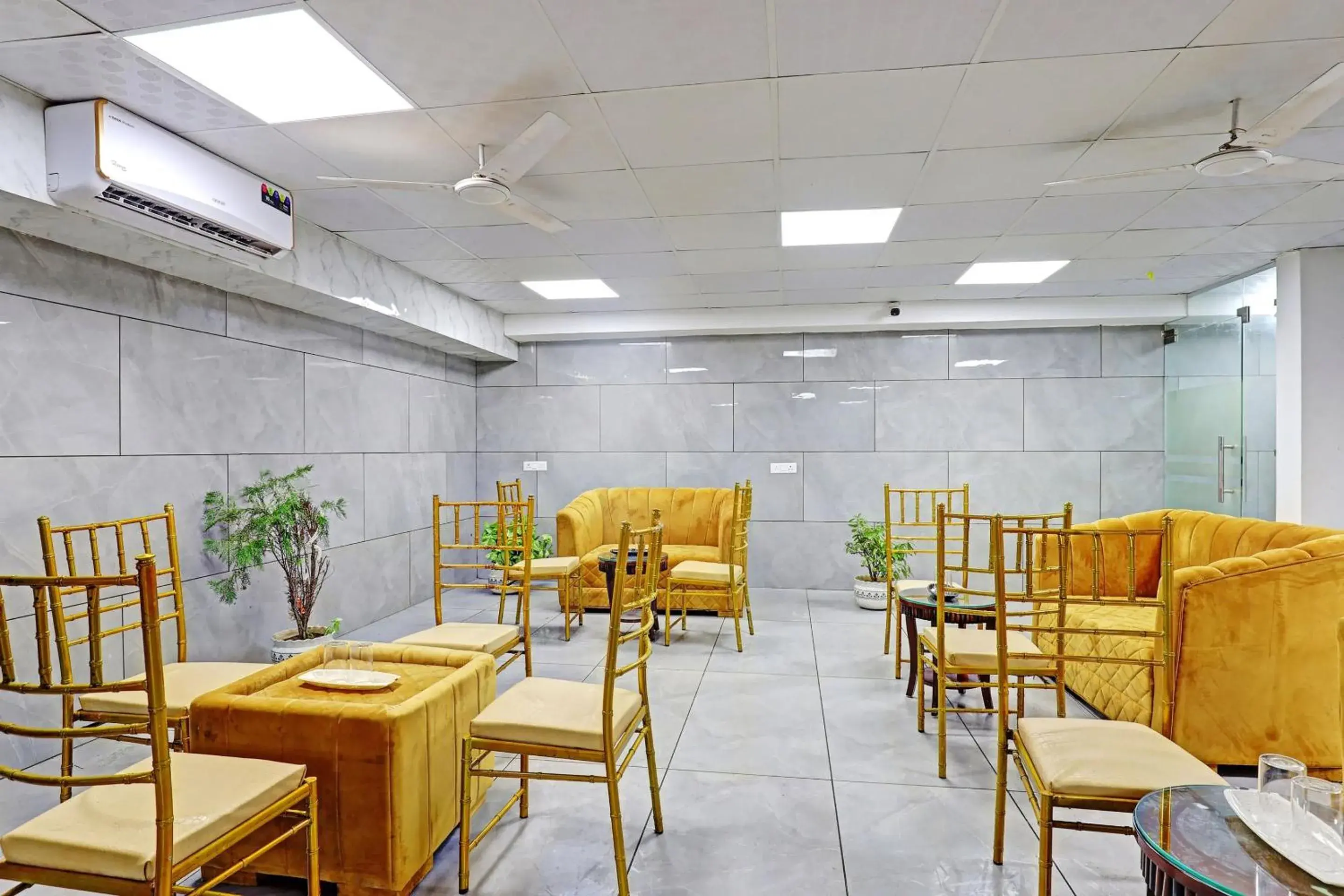 Restaurant/places to eat in Super Townhouse Roadway Inn Restaurant/places to eat in Super Townhouse Roadway Inn