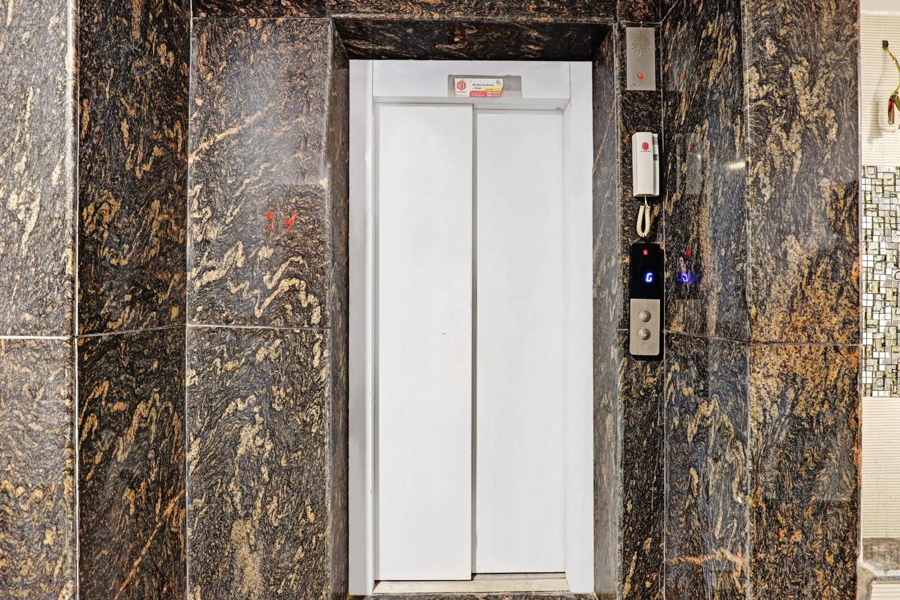 Bathroom in Super Townhouse Roadway Inn