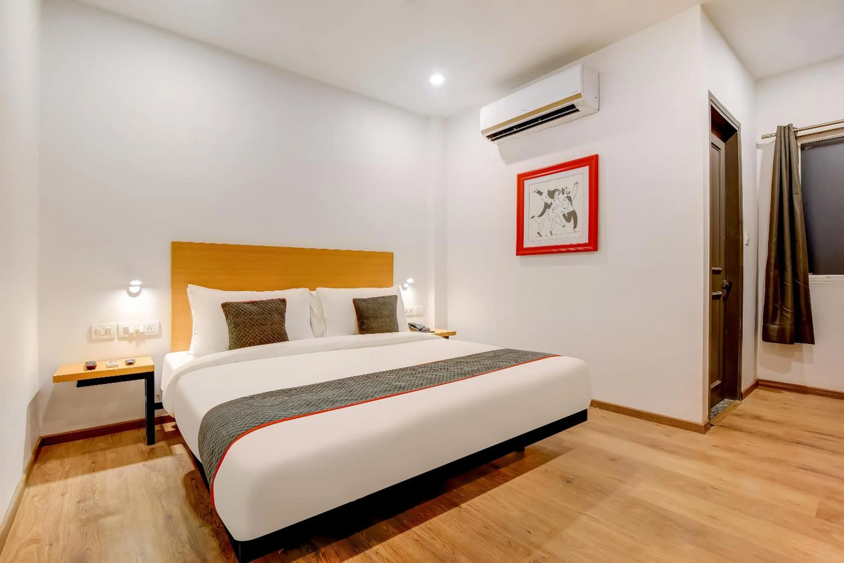 Bed in Collection O Near Kohat Enclave Metro Station