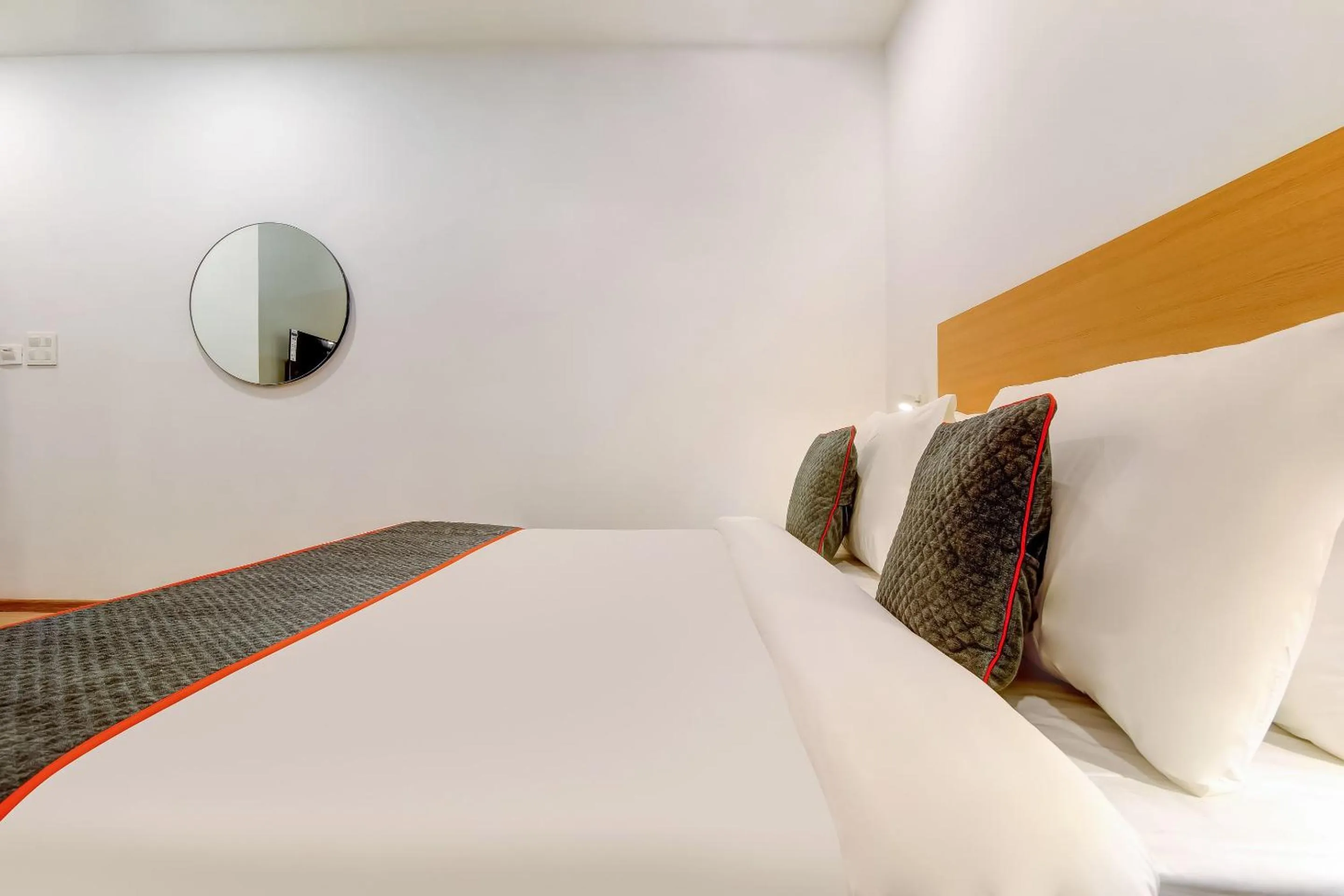 Bed in Collection O Near Kohat Enclave Metro Station