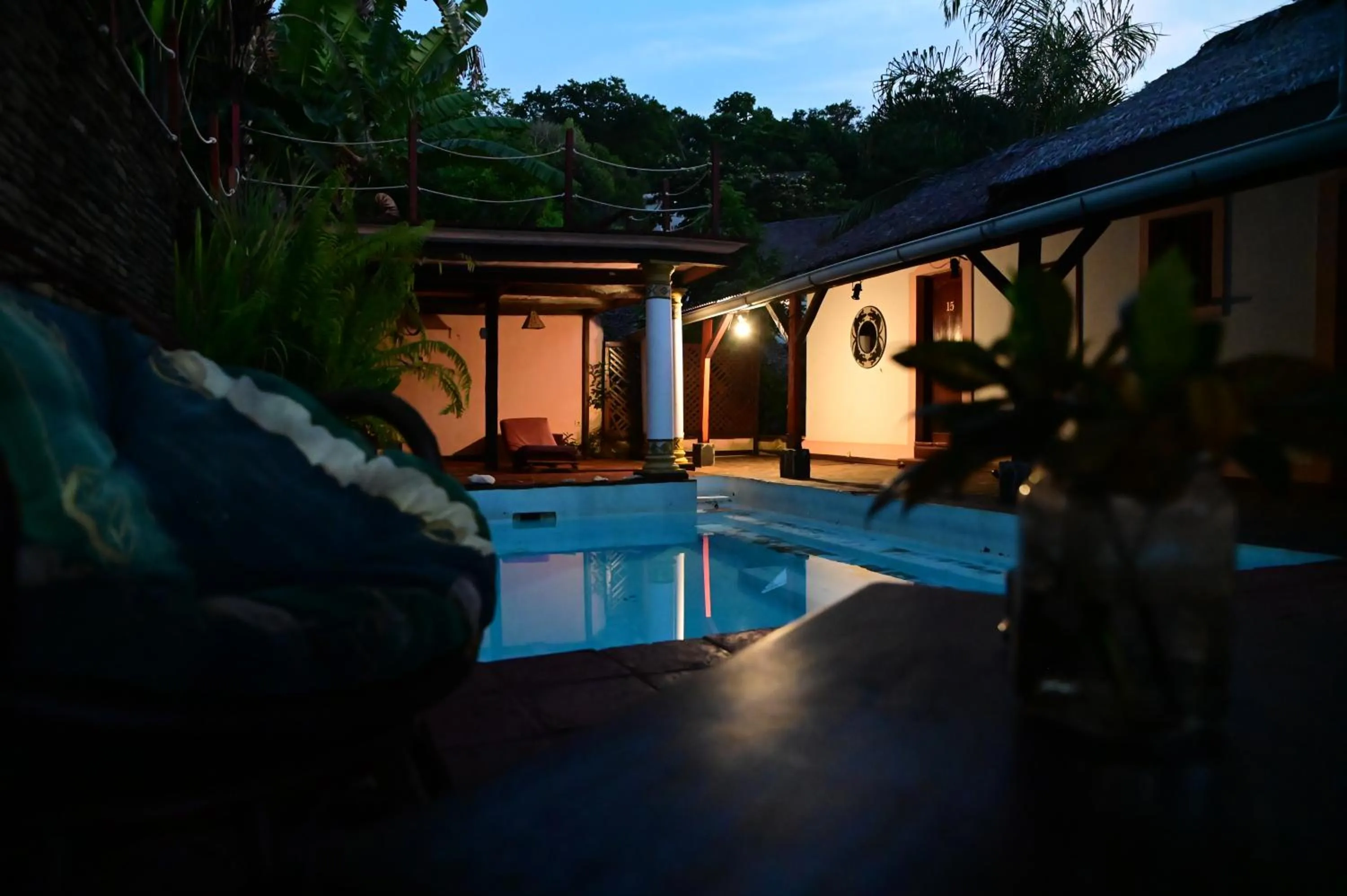 Night in Hotel Les Boucaniers