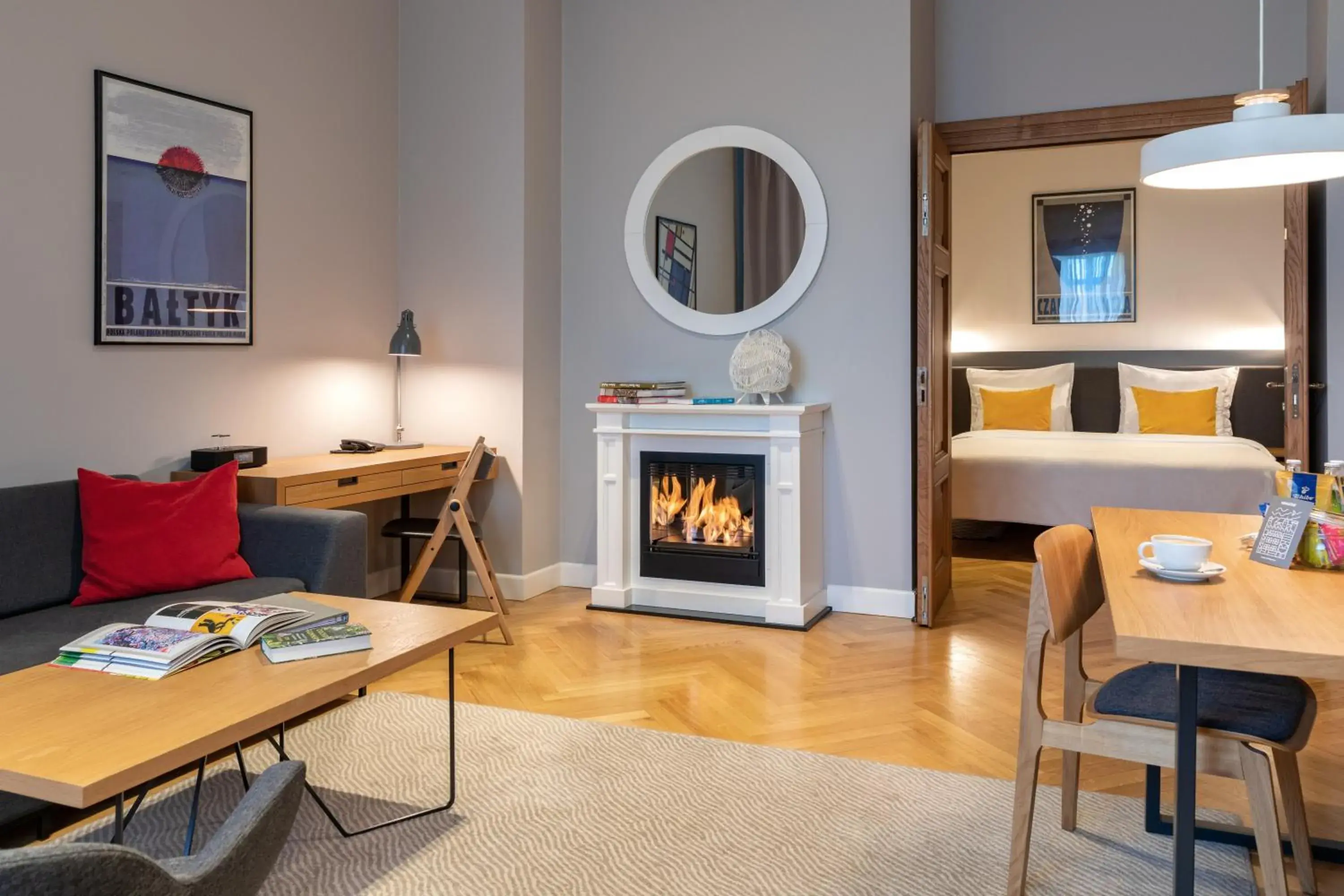 fireplace, Bed in STRADONIA Serviced Apartments fireplace, Bed in STRADONIA Serviced Apartments