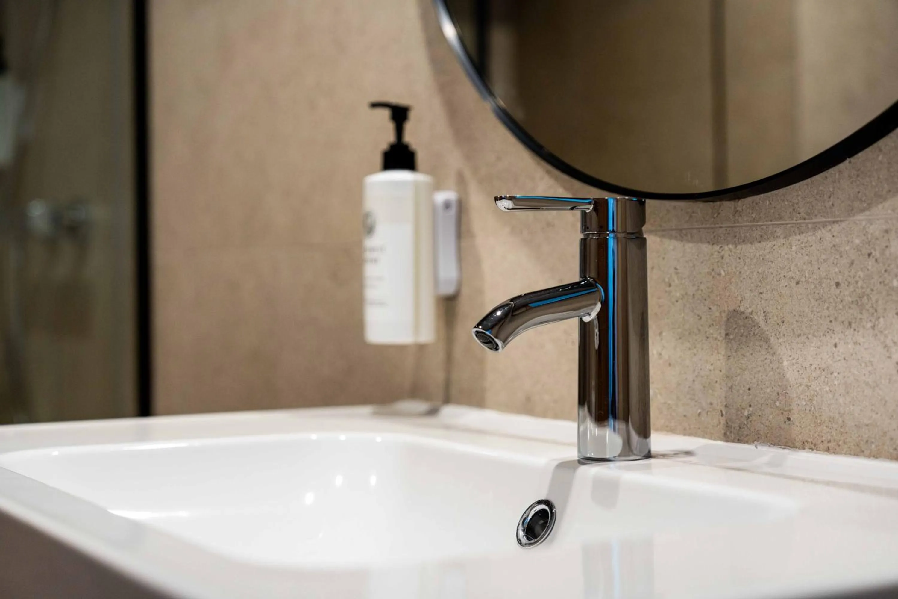 Bathroom in easyHotel Madrid Alcala