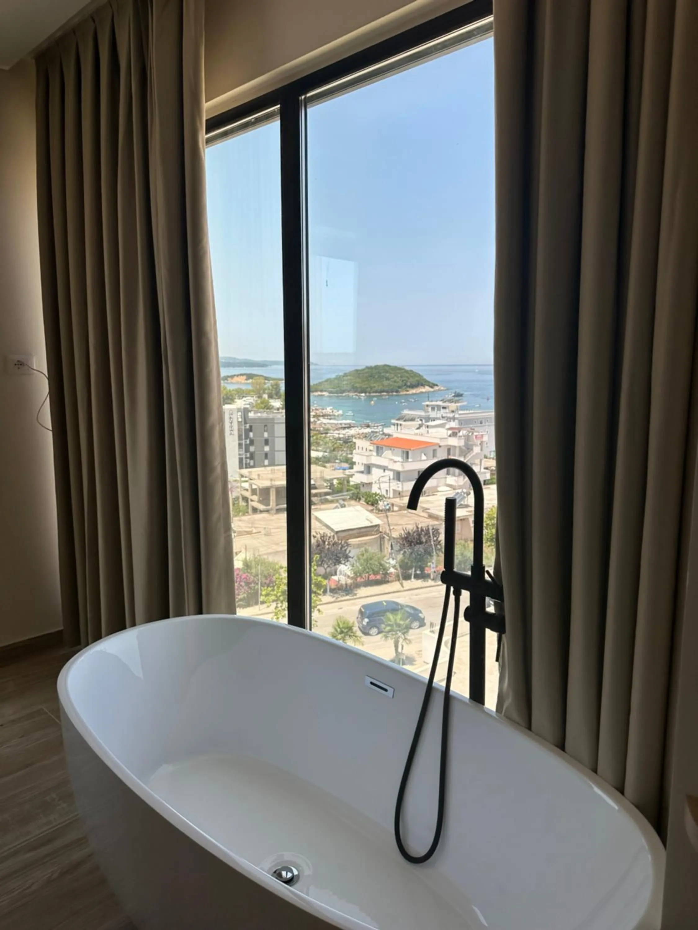 Sea view in Avenue Hotel