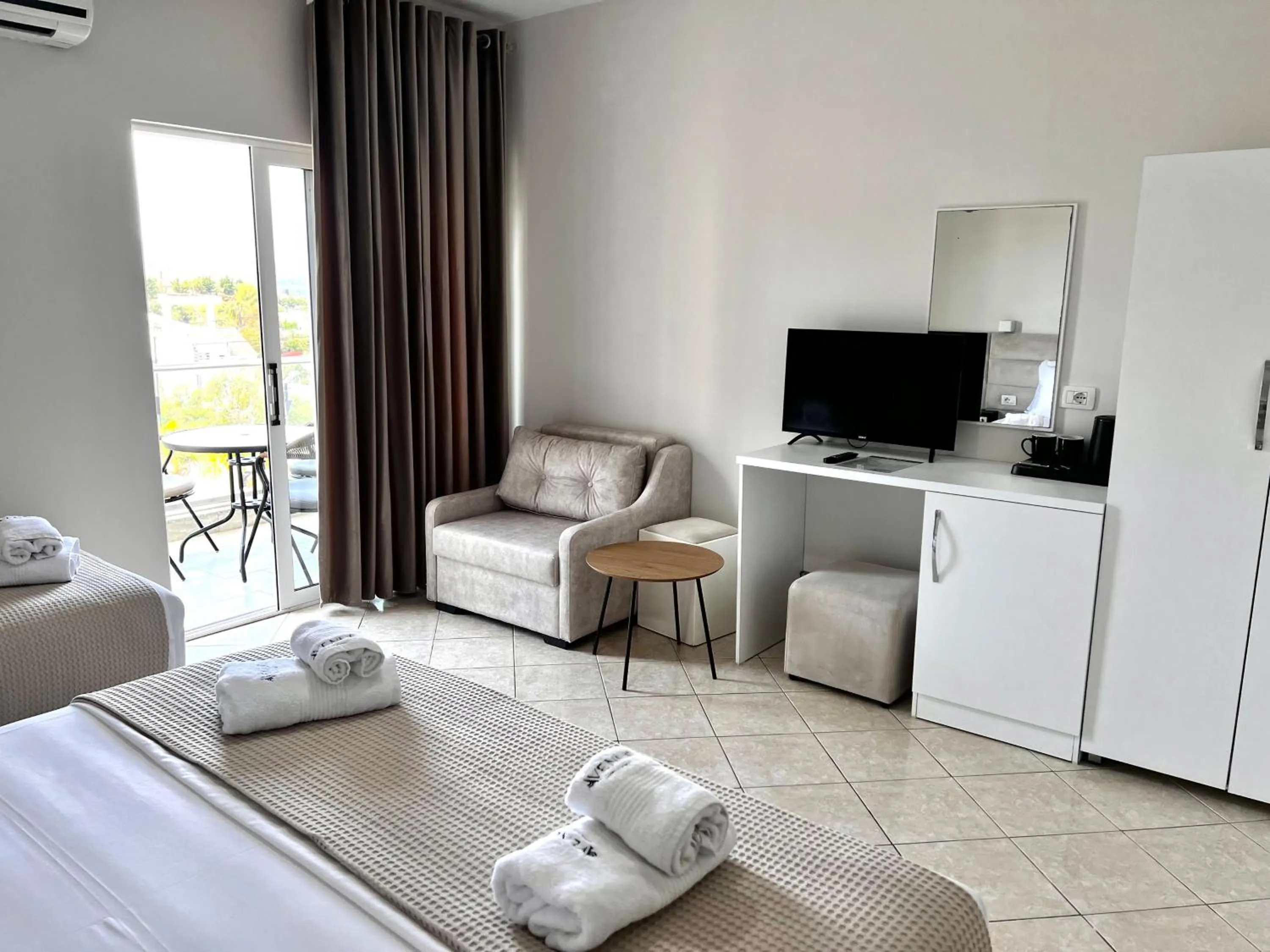 Seating area in Avenue Hotel