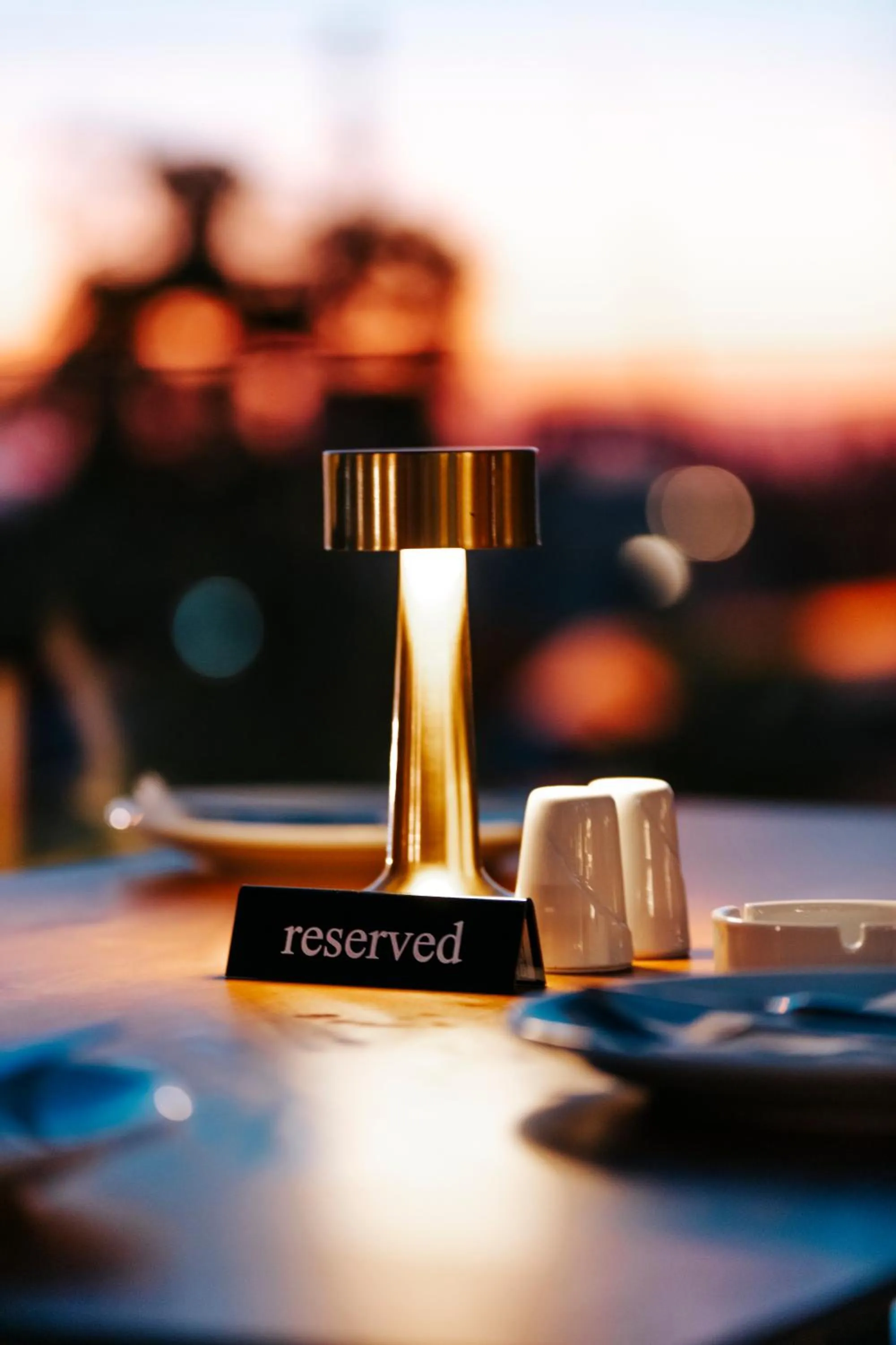 Restaurant/places to eat in Avenue Hotel