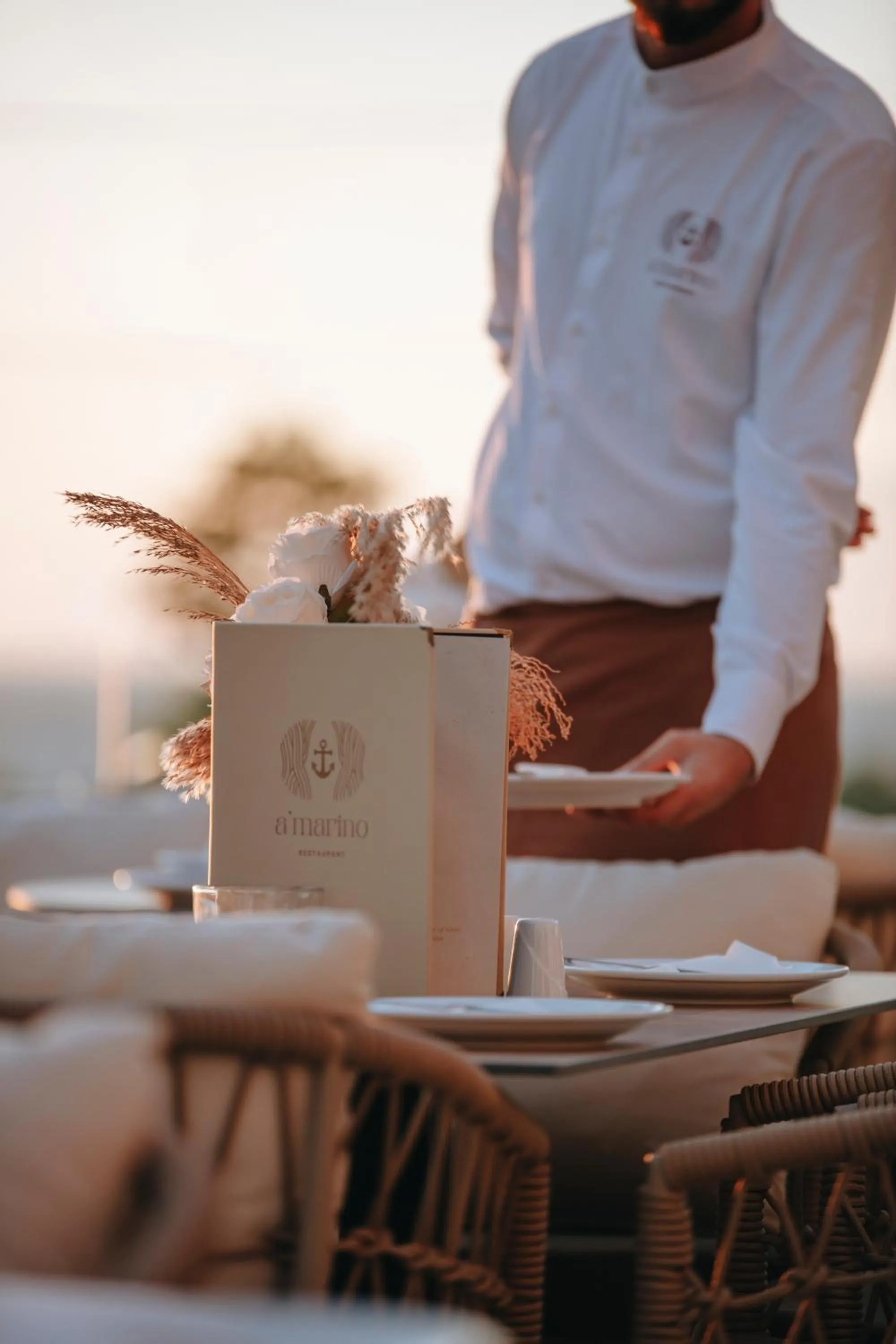 Restaurant/places to eat in Avenue Hotel