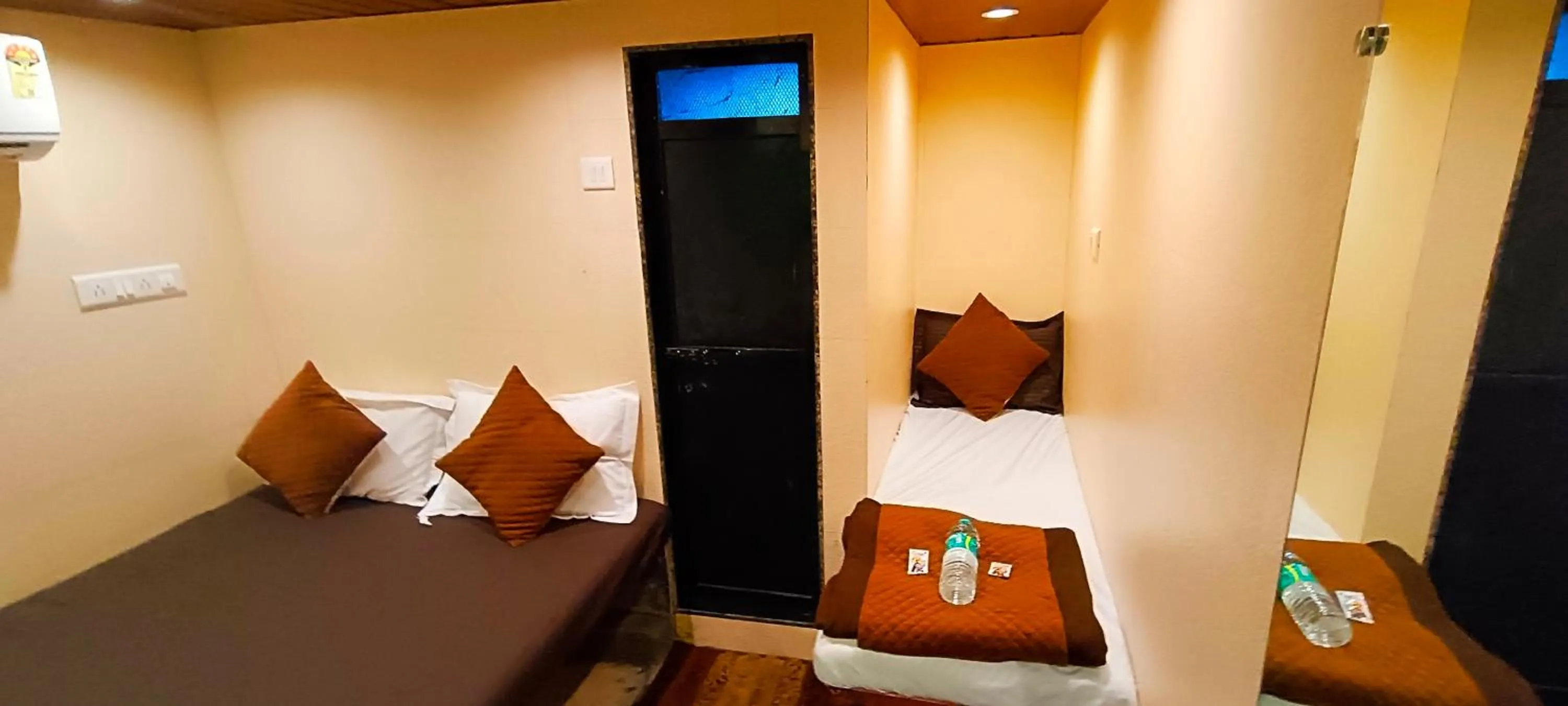 Property building, Bed in Nadim Tiger Residency