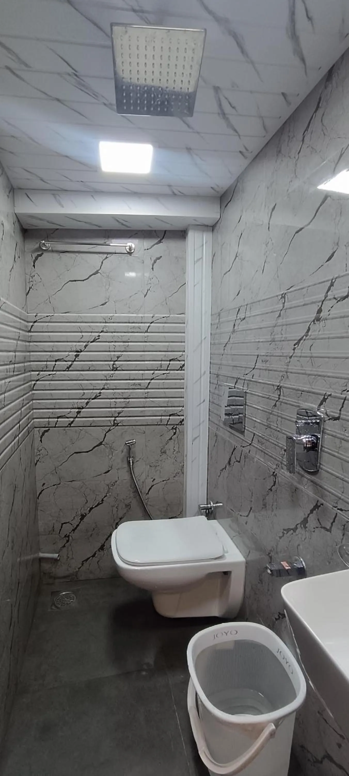 Shower in Nadim Tiger Residency