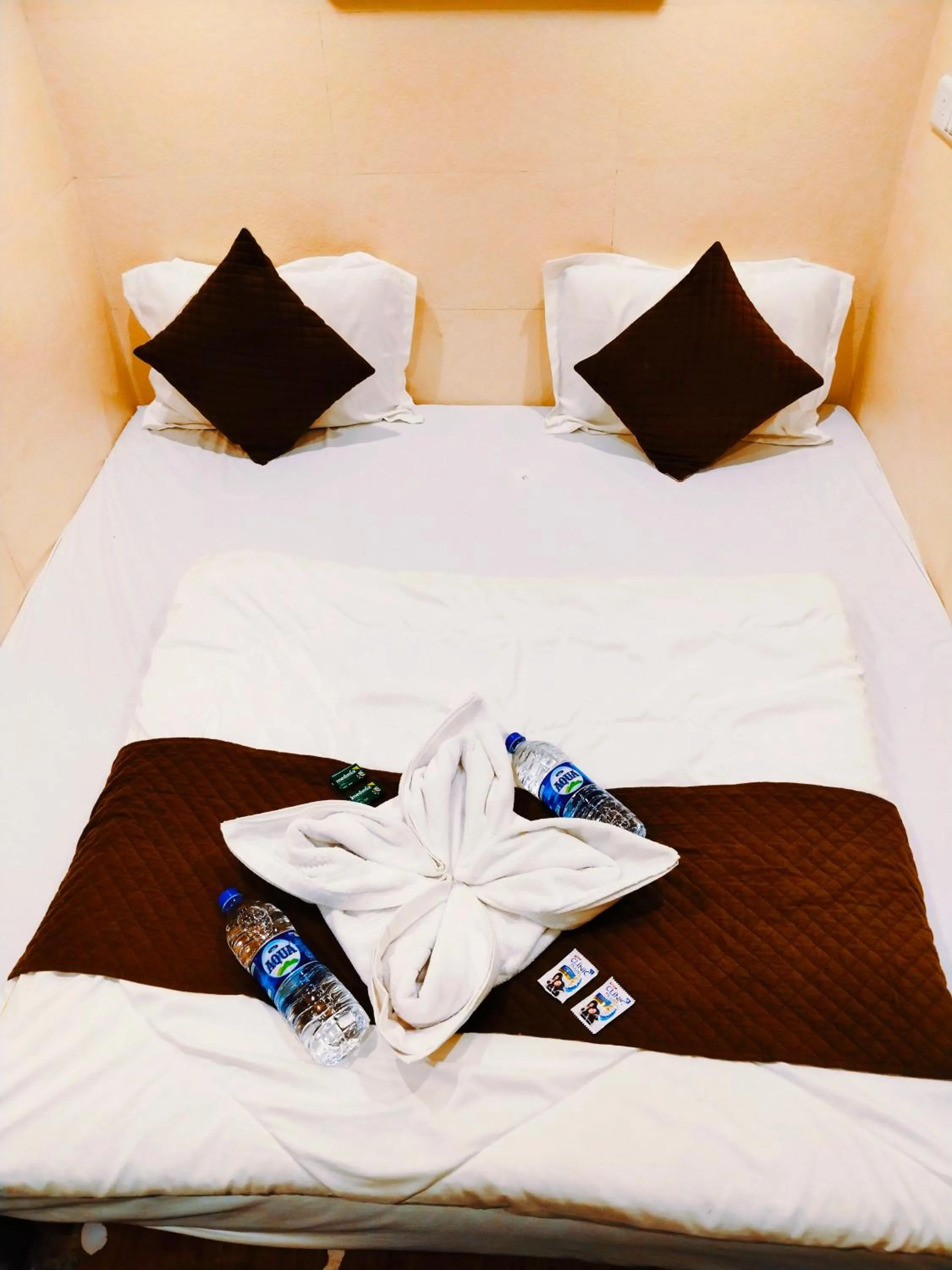 Property building, Bed in Nadim Tiger Residency