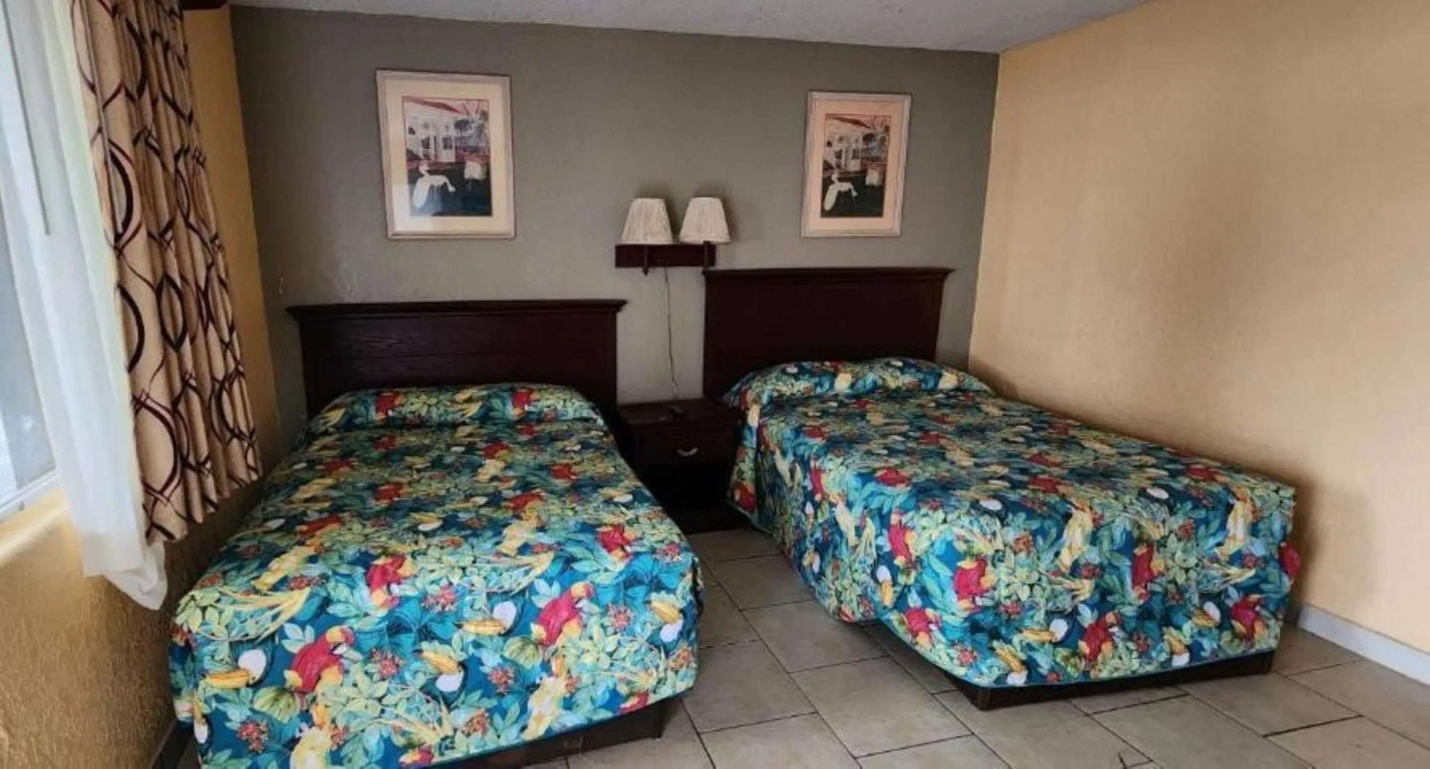 Bedroom, Bed in OYO Budget Inn Bartow