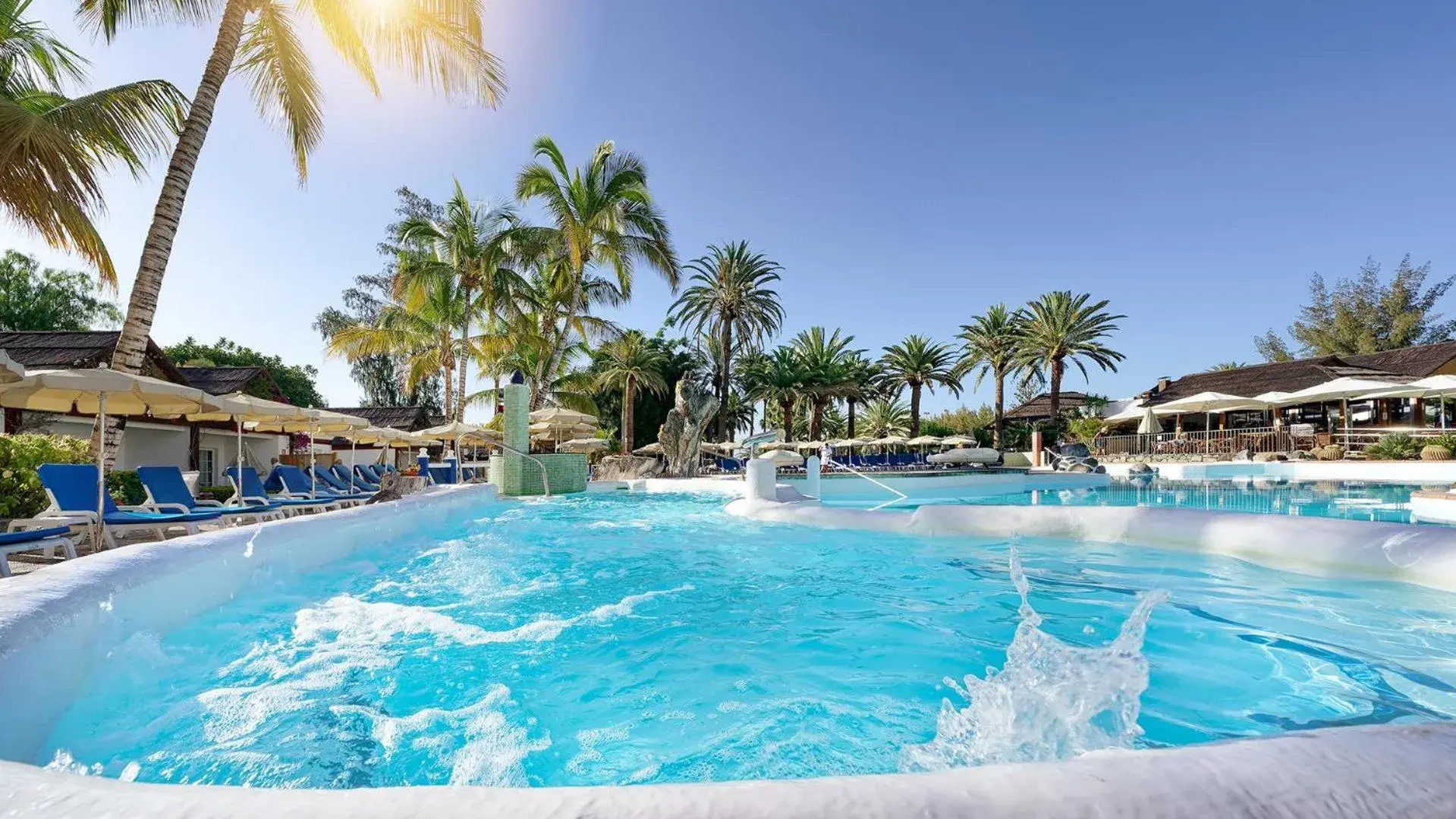 Swimming pool in Bull Costa Canaria & SPA - Only Adults Swimming pool in Bull Costa Canaria & SPA - Only Adults