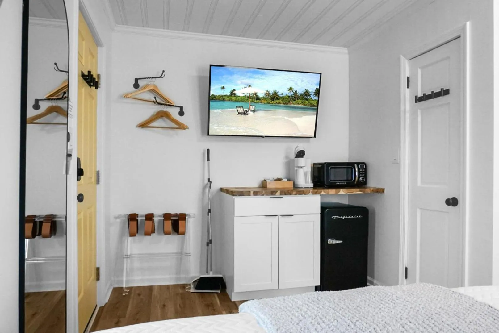TV and multimedia, Bed in The Boardwalk Inn