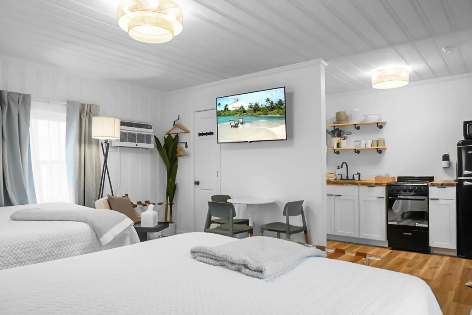 Bed in The Boardwalk Inn