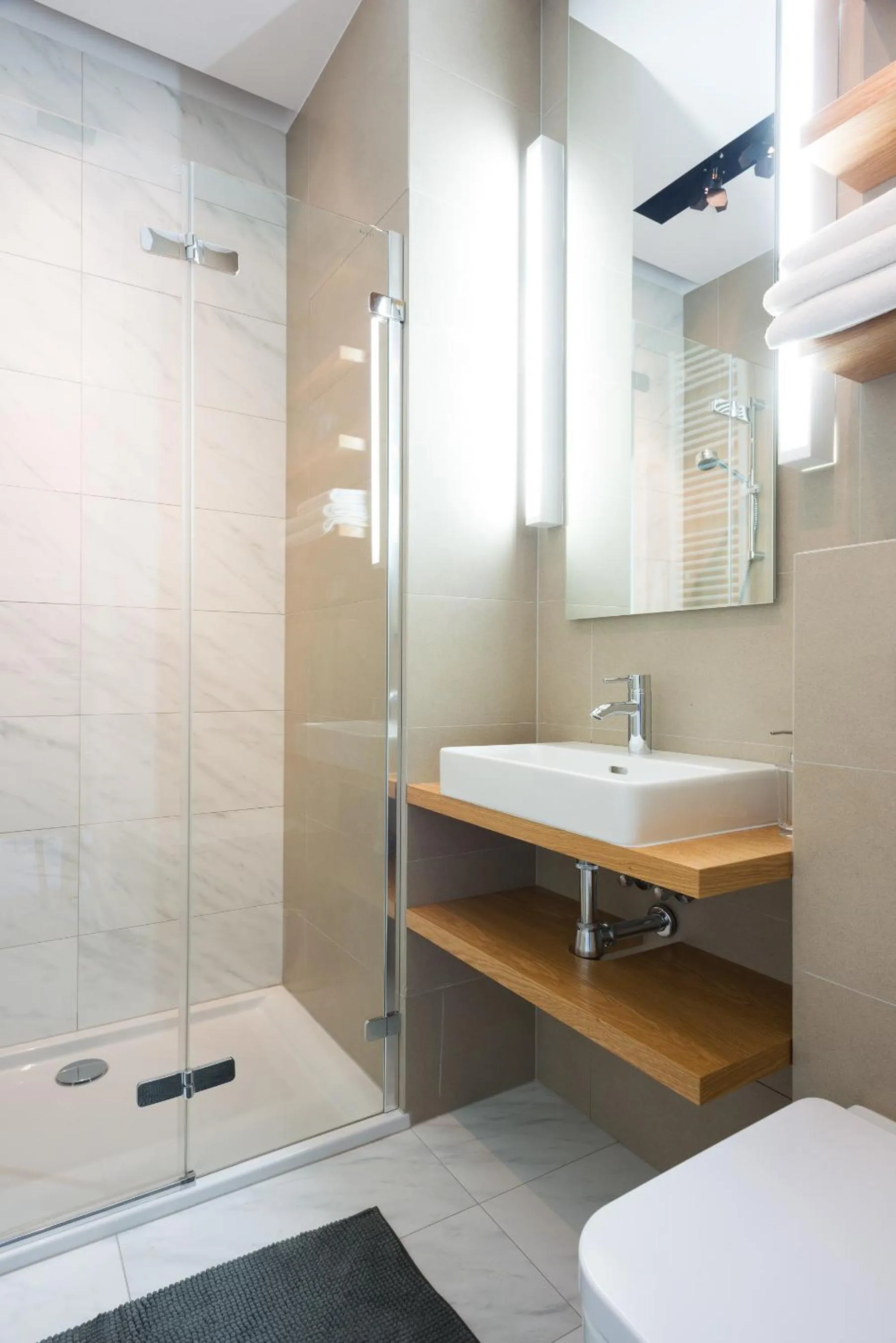 Bathroom in Apartments Rynek Glowny