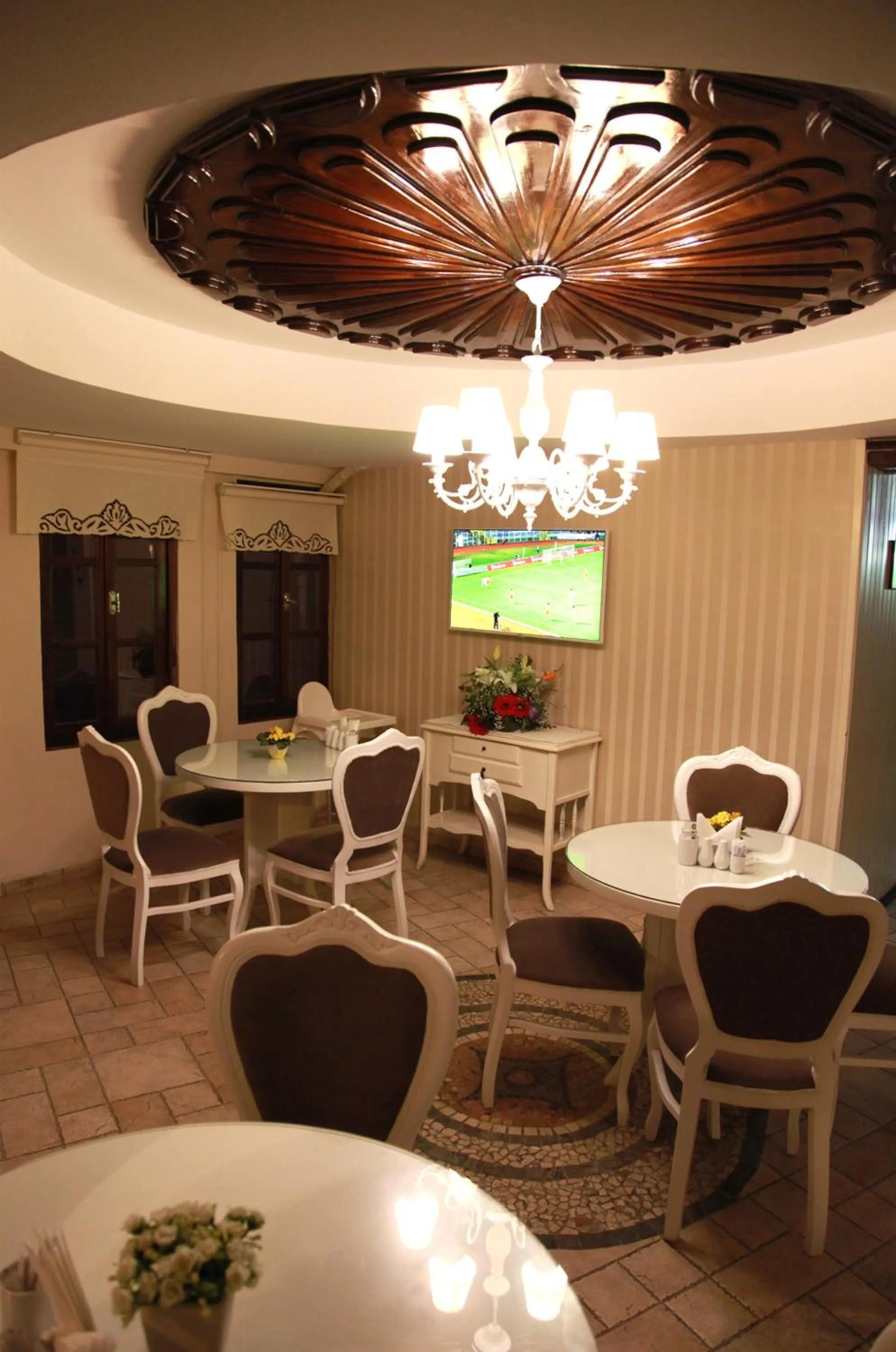 Restaurant/places to eat in Kadi Konagi Thermal Hotel