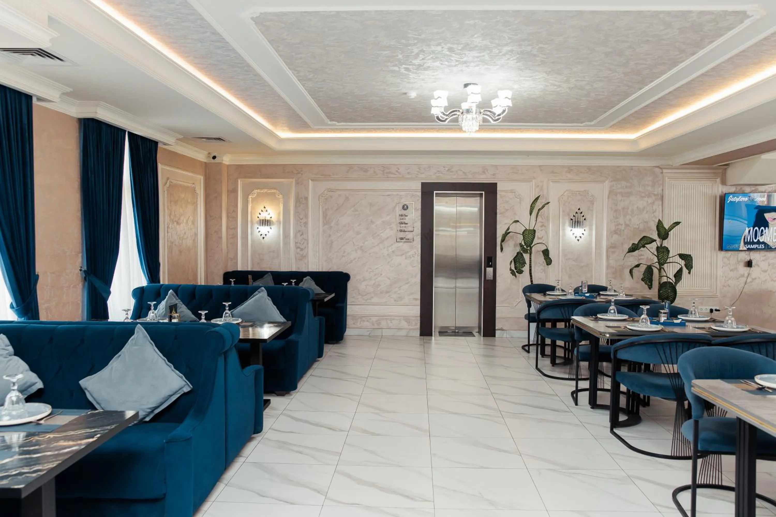 Restaurant/places to eat in Polar Bear