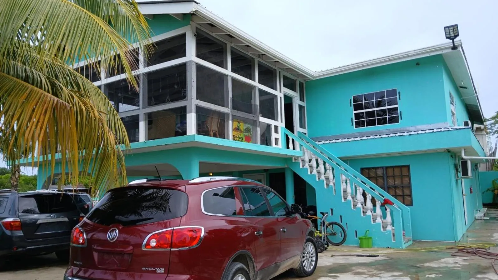 Property building in Bamboleo Inn
