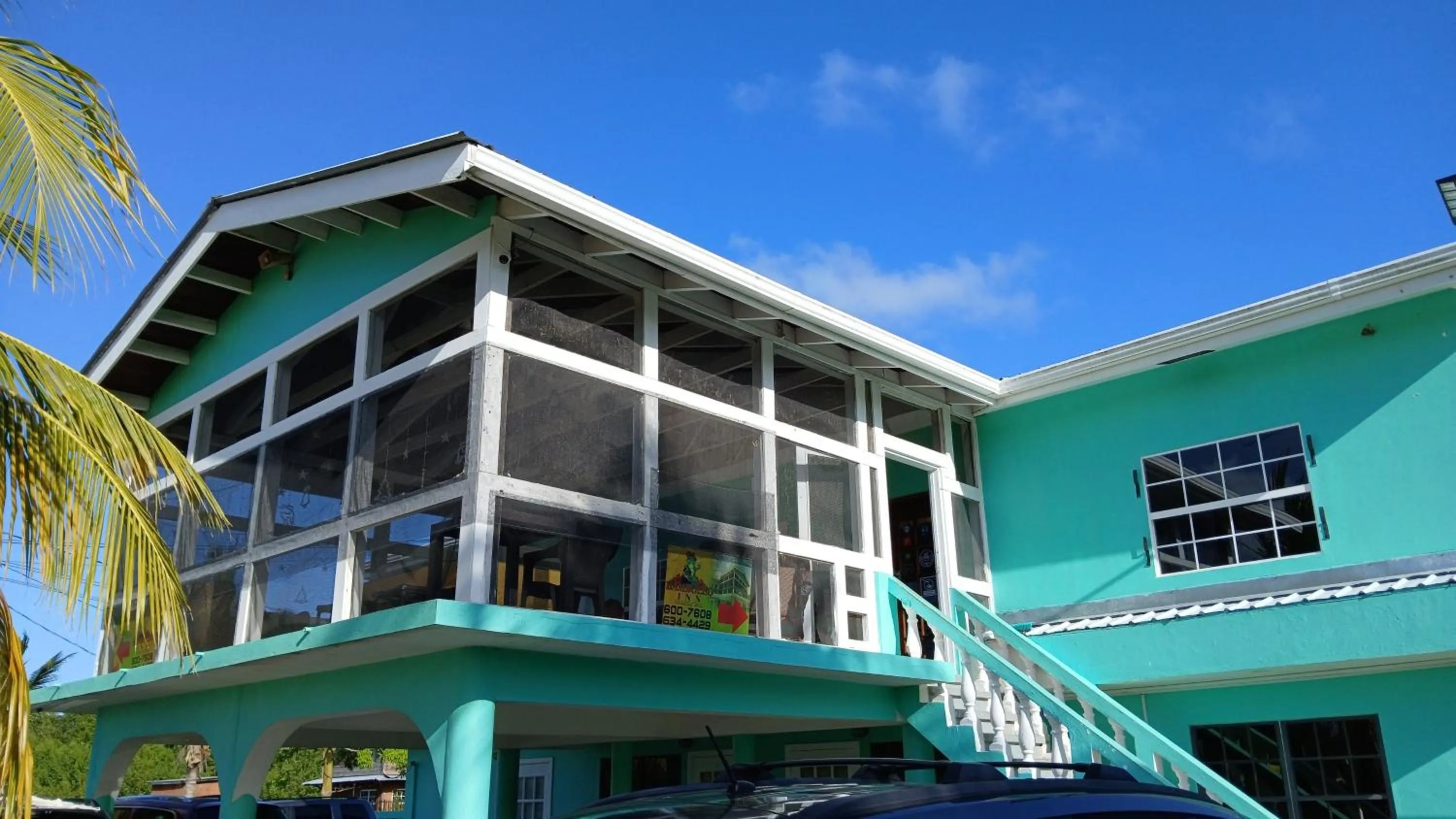Property building in Bamboleo Inn