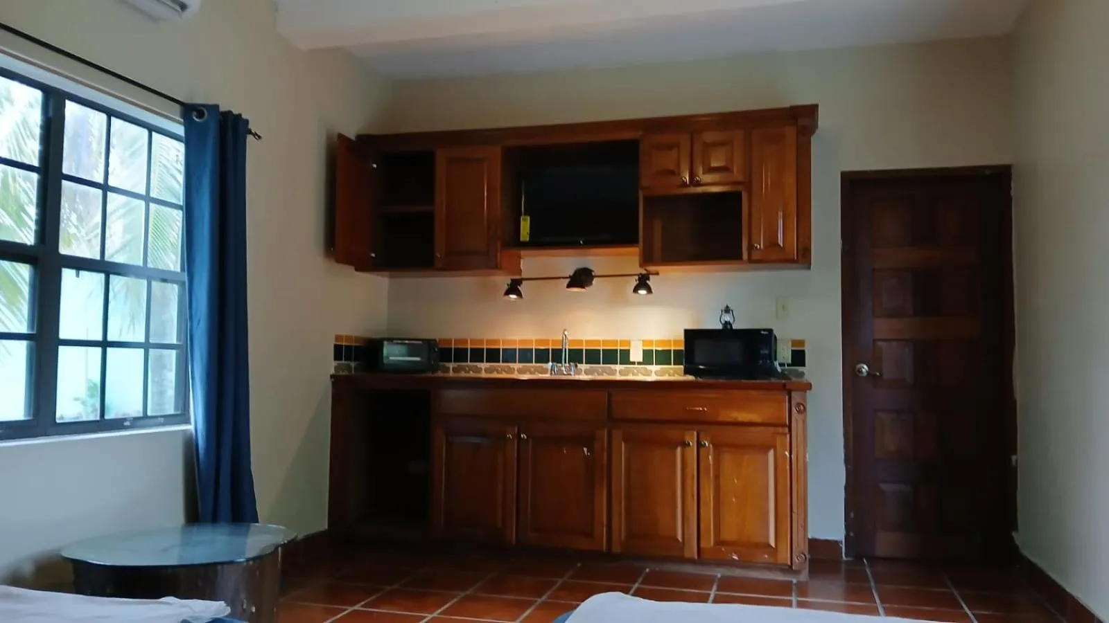 Kitchen or kitchenette in Bamboleo Inn