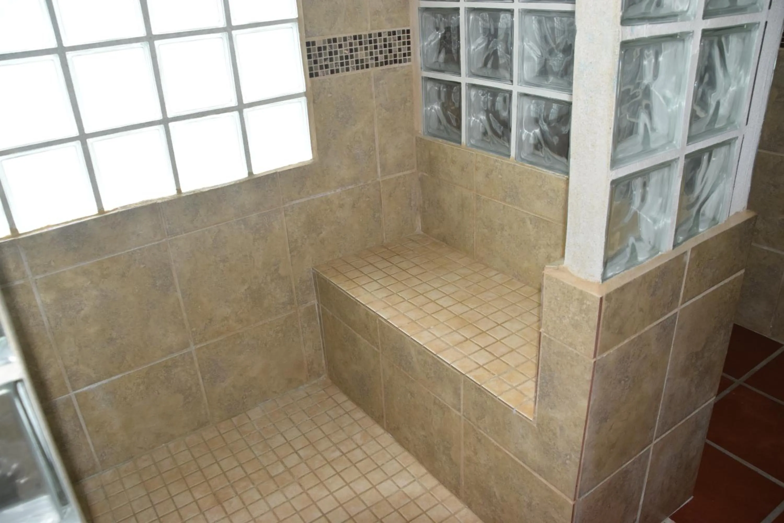 Shower in Bamboleo Inn