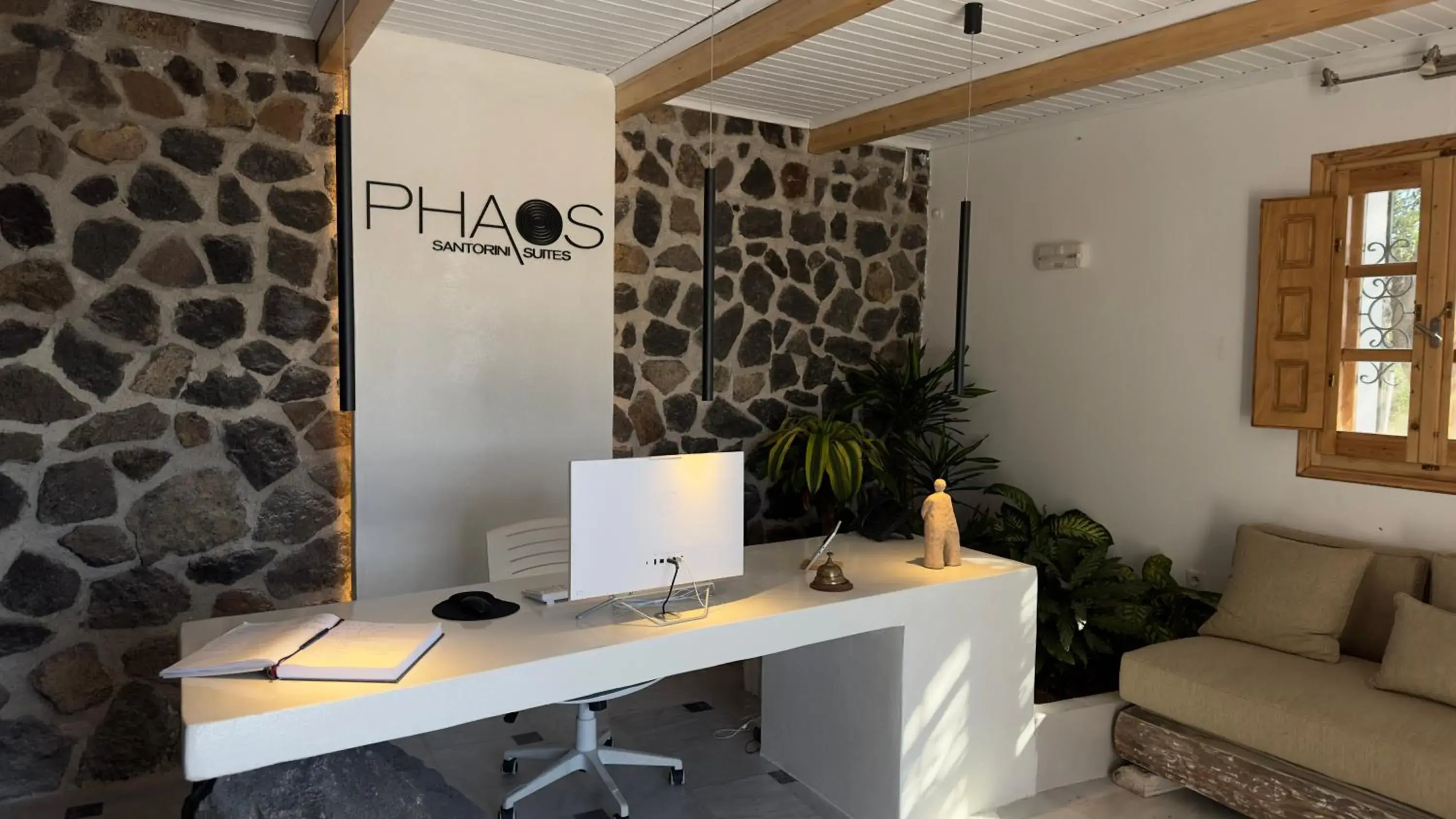 Lobby or reception in Phaos Santorini Suites Lobby or reception in Phaos Santorini Suites