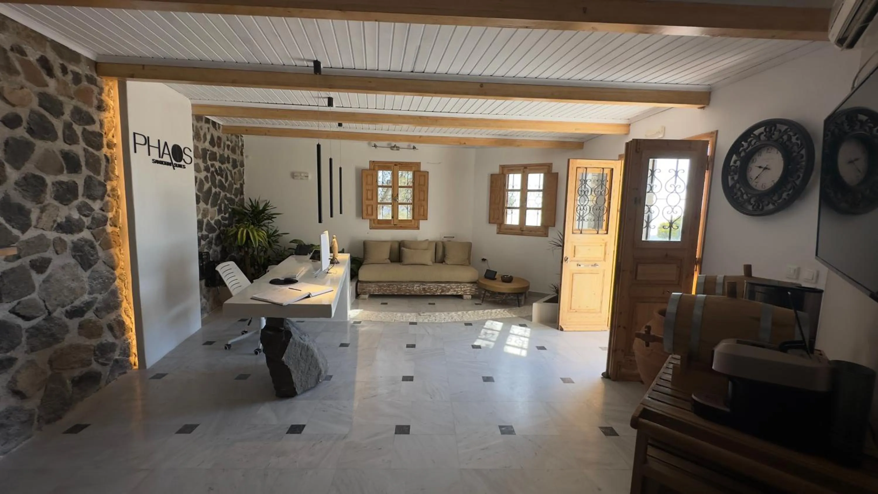Lobby or reception in Phaos Santorini Suites