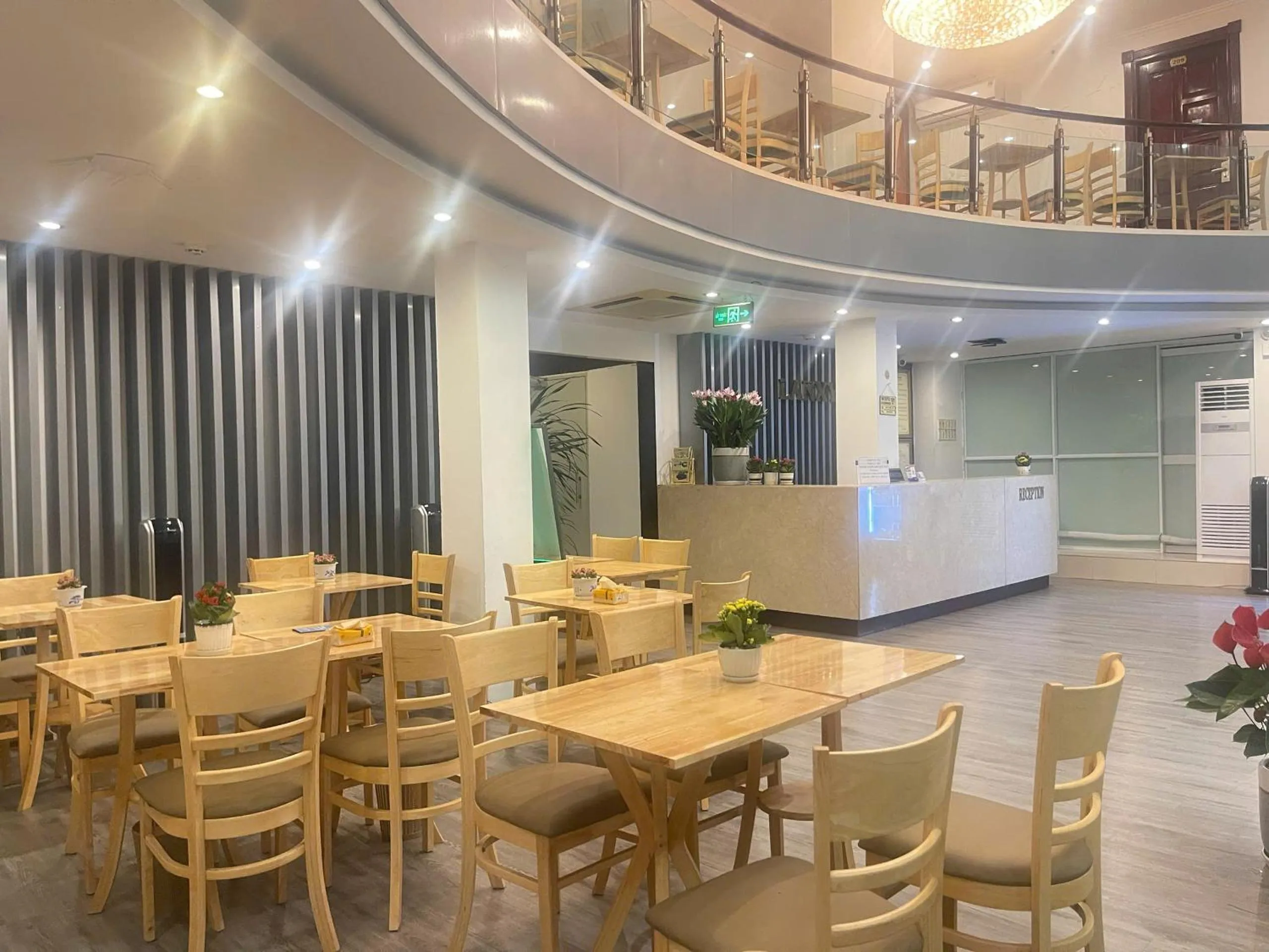 Restaurant/places to eat in Lanxy Hotel Nha Trang