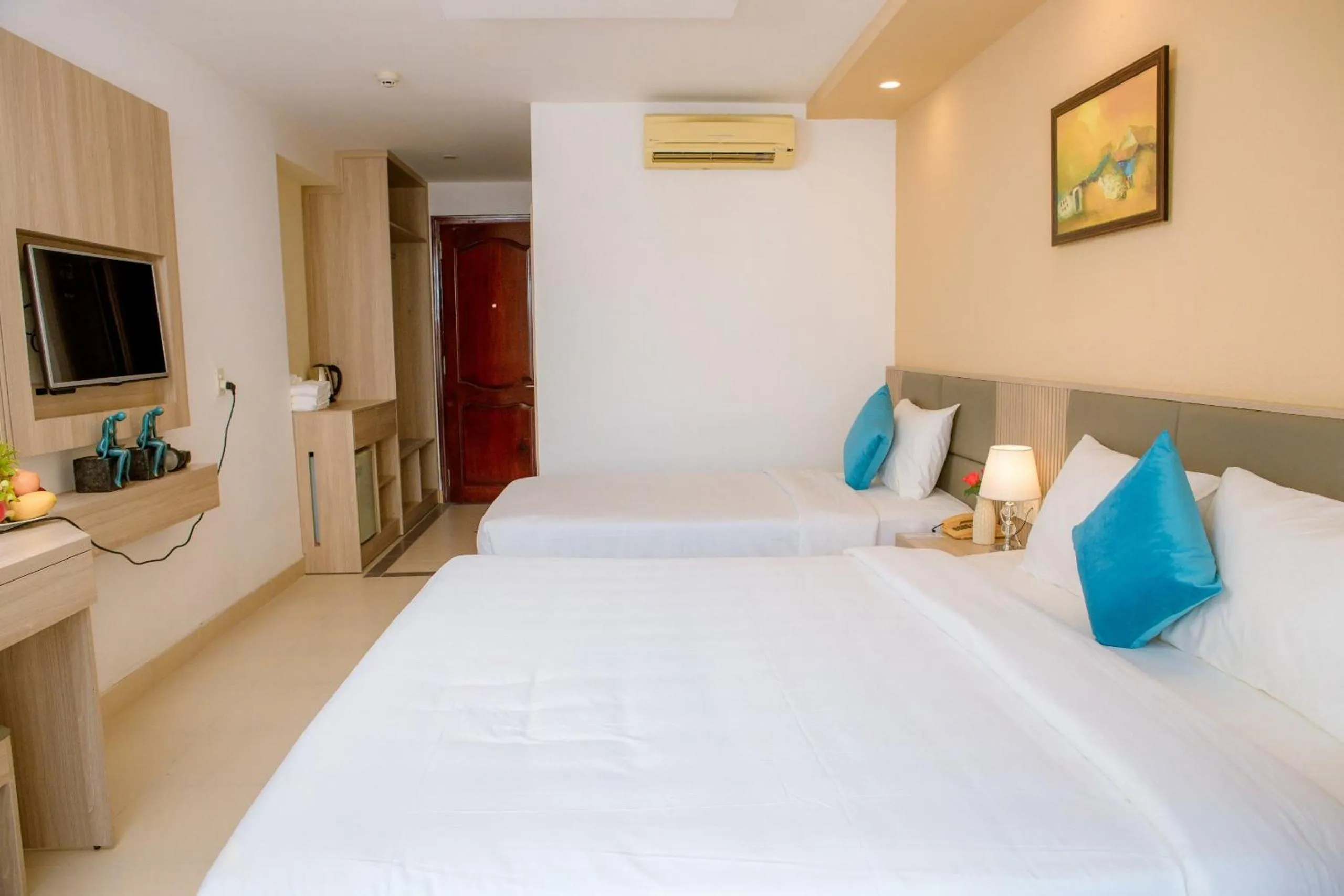 Photo of the whole room, Bed in Lanxy Hotel Nha Trang